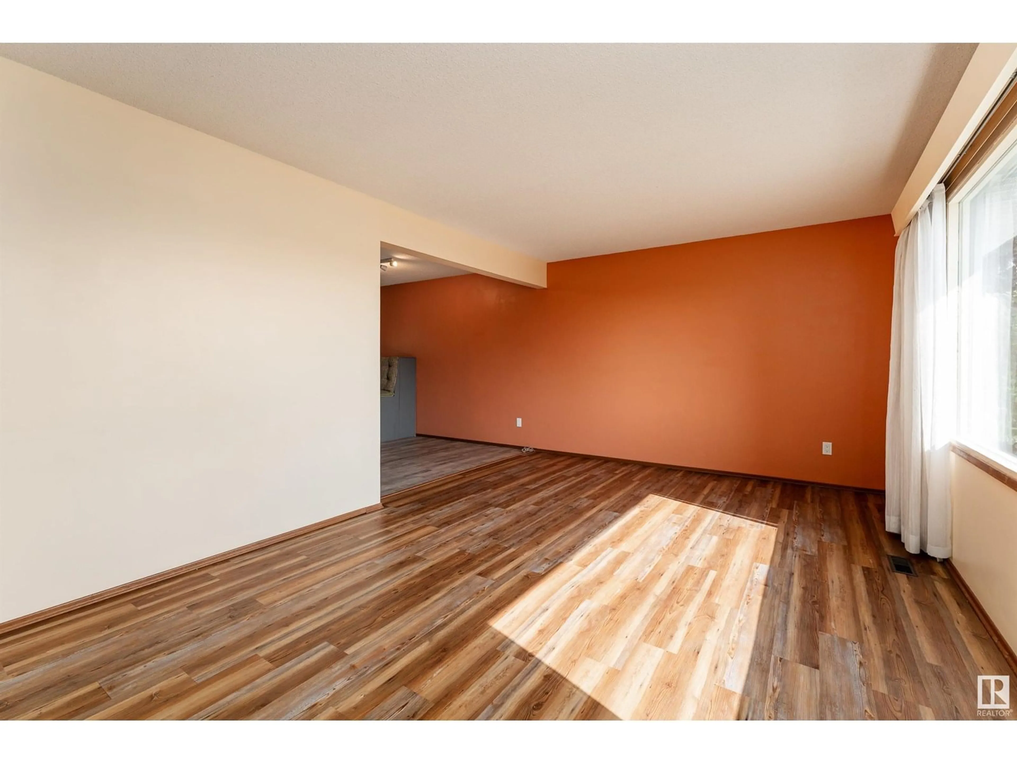 A pic of a room for 10404 34 ST, Edmonton Alberta T5W1X9