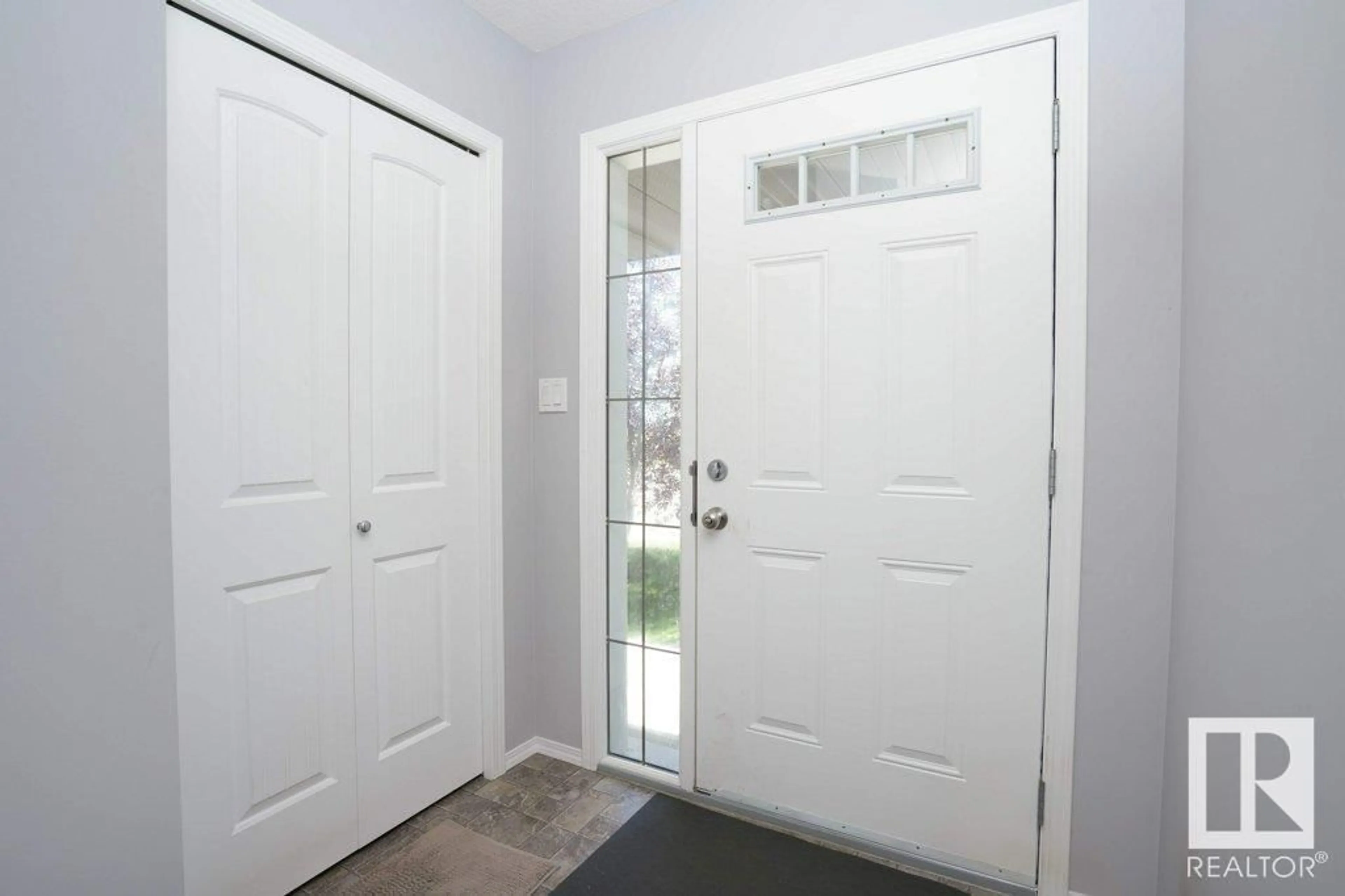 Indoor entryway for 2134 HAMMOND CO NW, Edmonton Alberta T6M0J1
