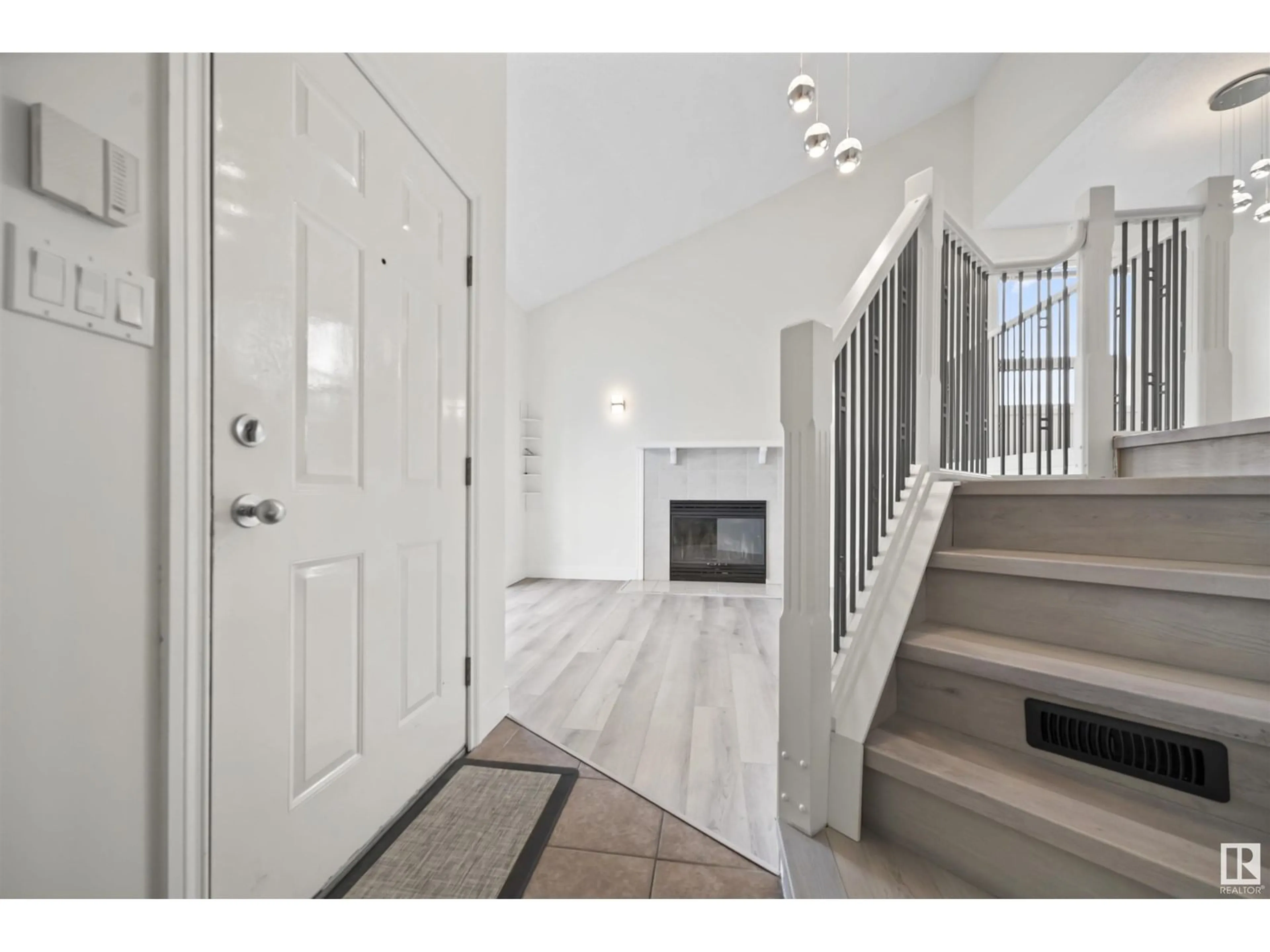 Indoor entryway for NW - 2505 38A ST, Edmonton Alberta T6L4L6