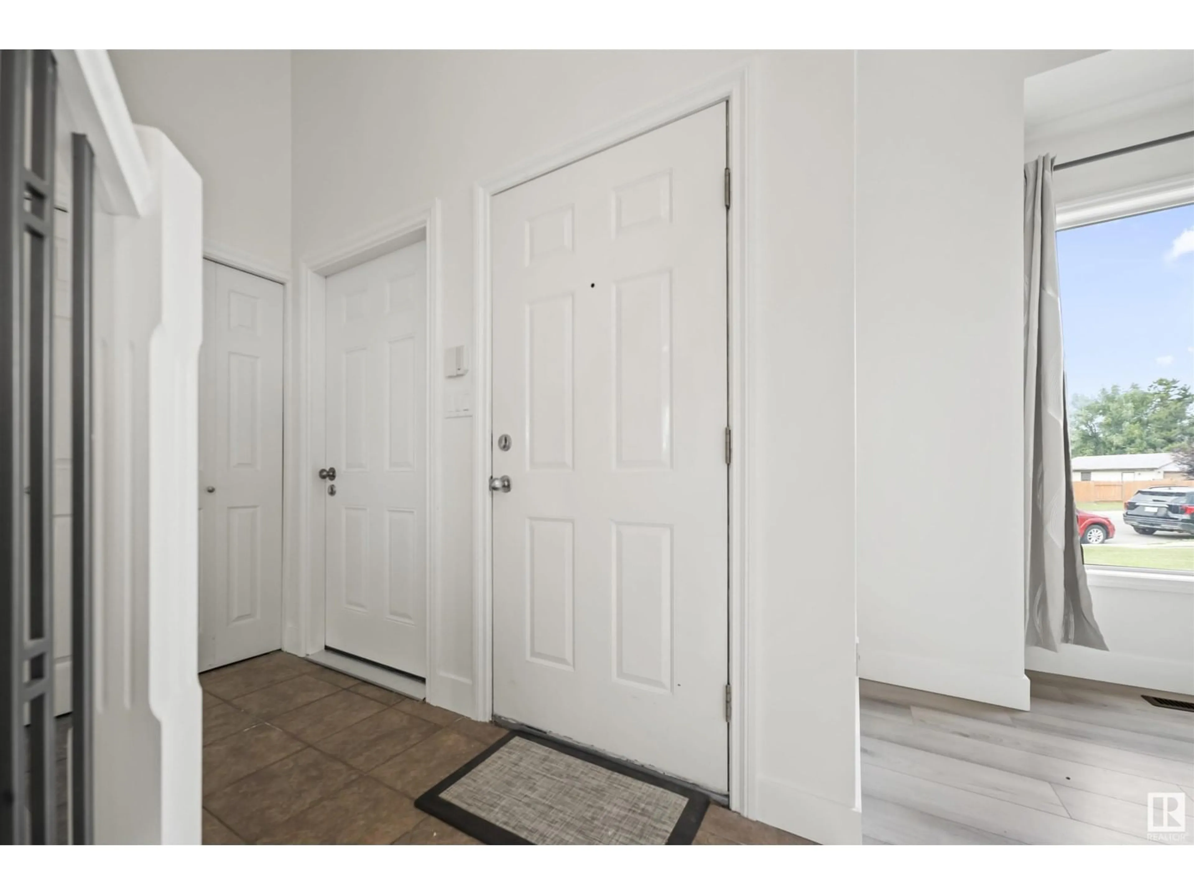 Indoor entryway for NW - 2505 38A ST, Edmonton Alberta T6L4L6