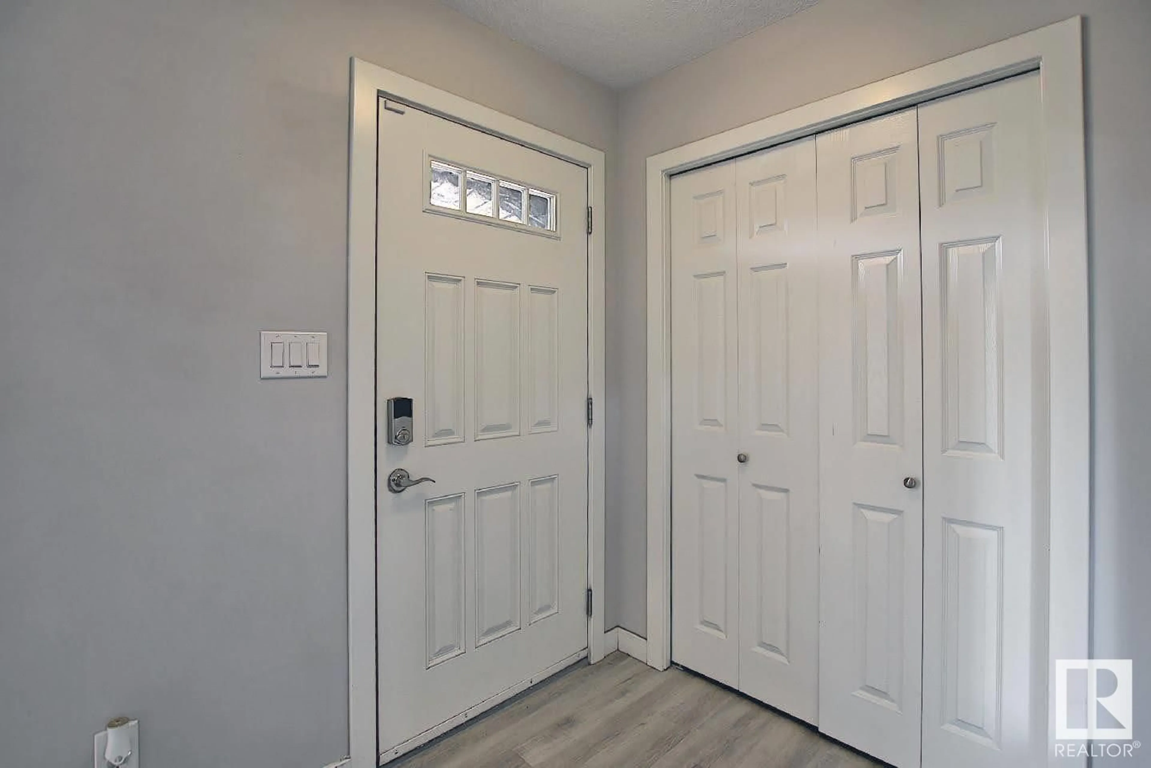 Indoor entryway for 6 GREENBURY CR, Spruce Grove Alberta T7X0L9