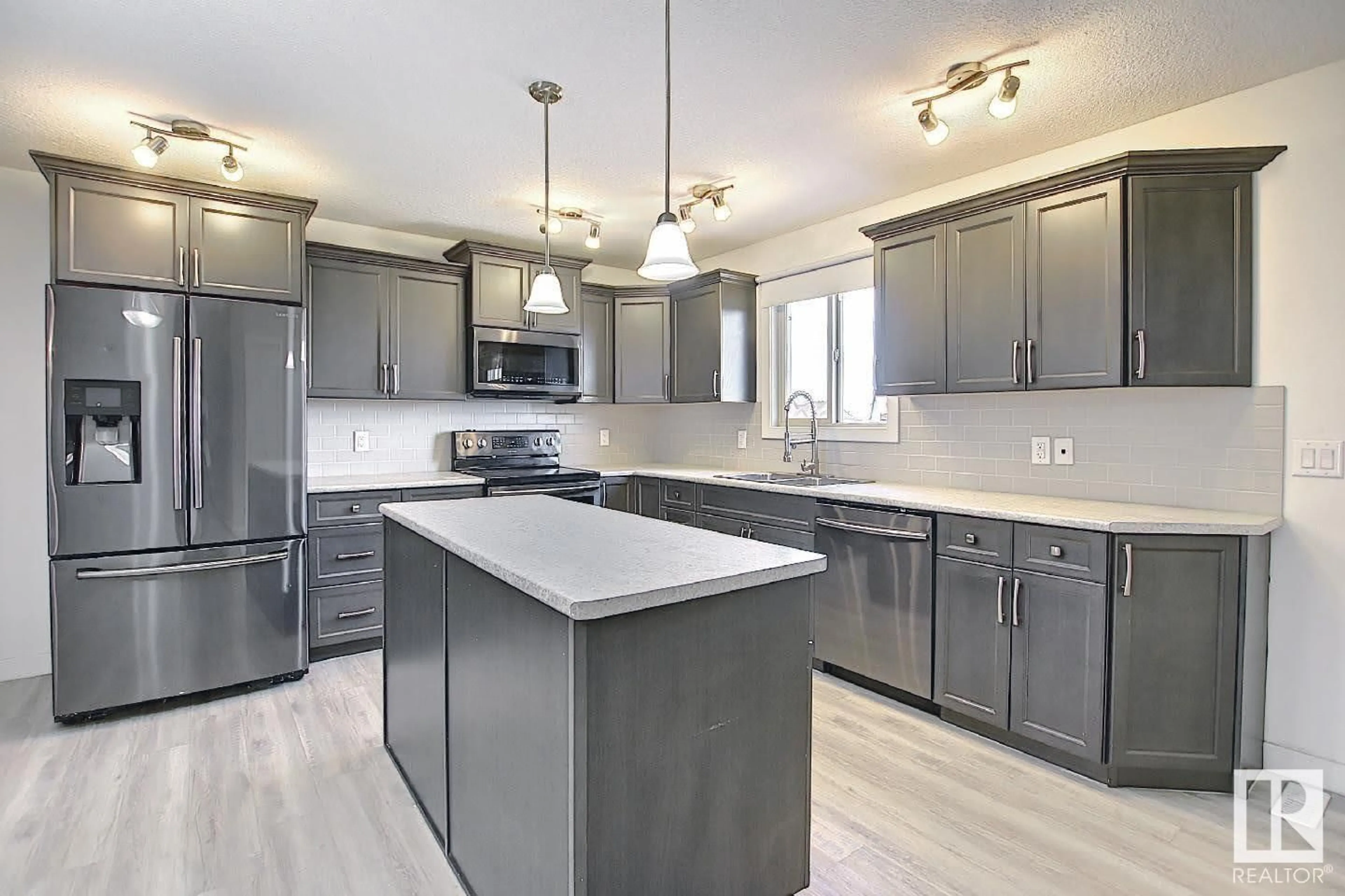 Open concept kitchen, unknown for 6 GREENBURY CR, Spruce Grove Alberta T7X0L9