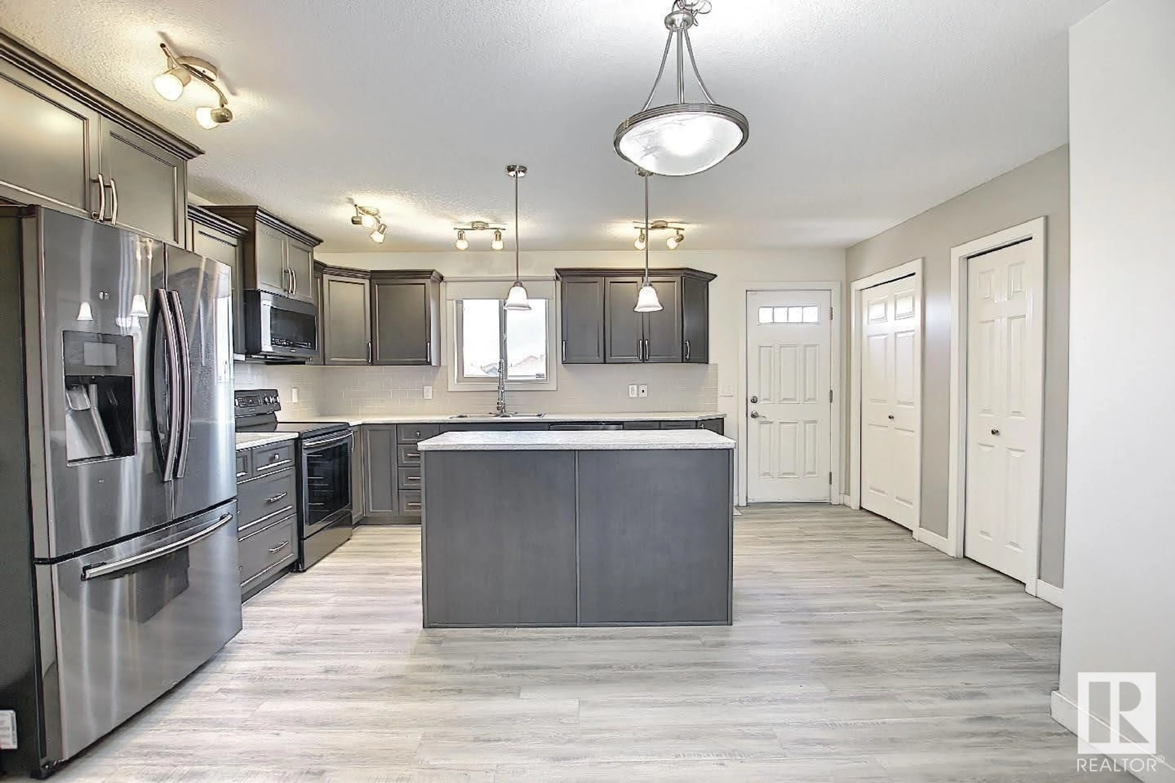 Open concept kitchen, unknown for 6 GREENBURY CR, Spruce Grove Alberta T7X0L9