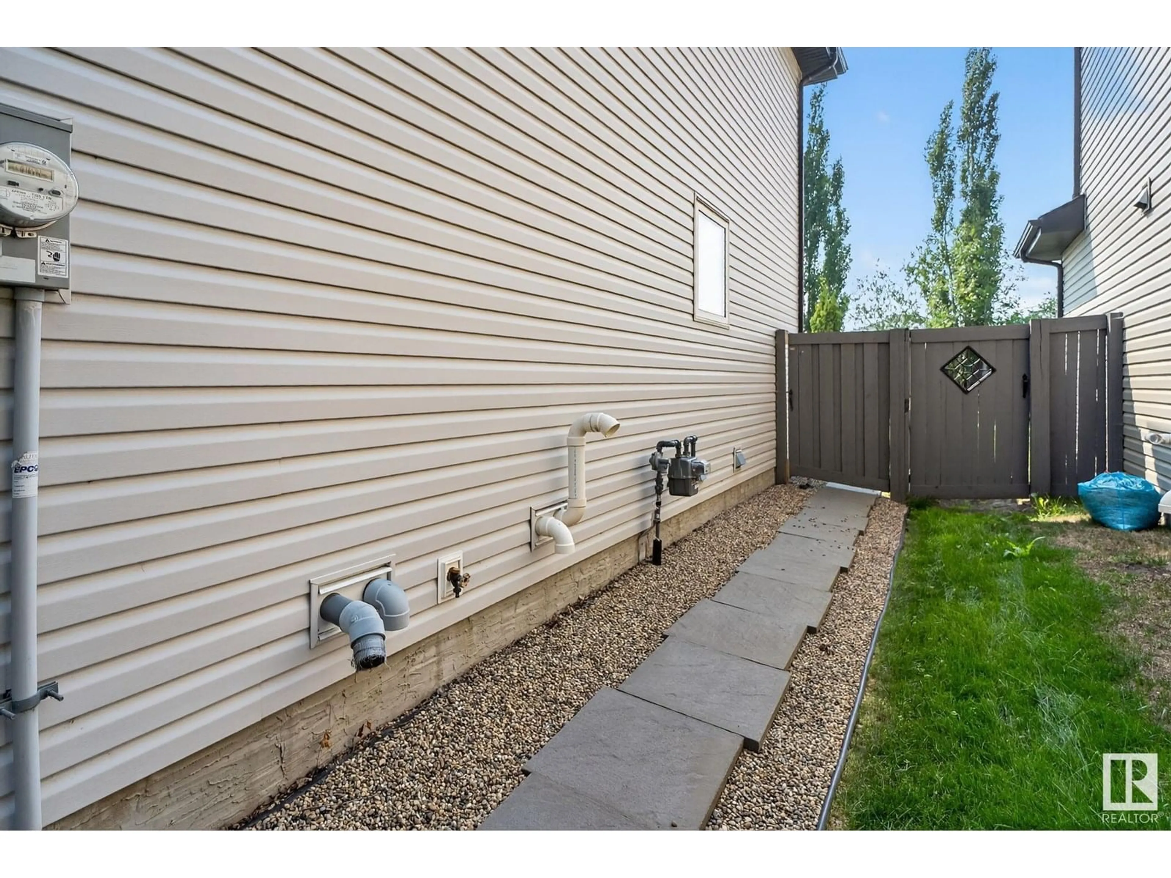 Patio, street for 2432 CASSELMAN CR, Edmonton Alberta T6W0W2