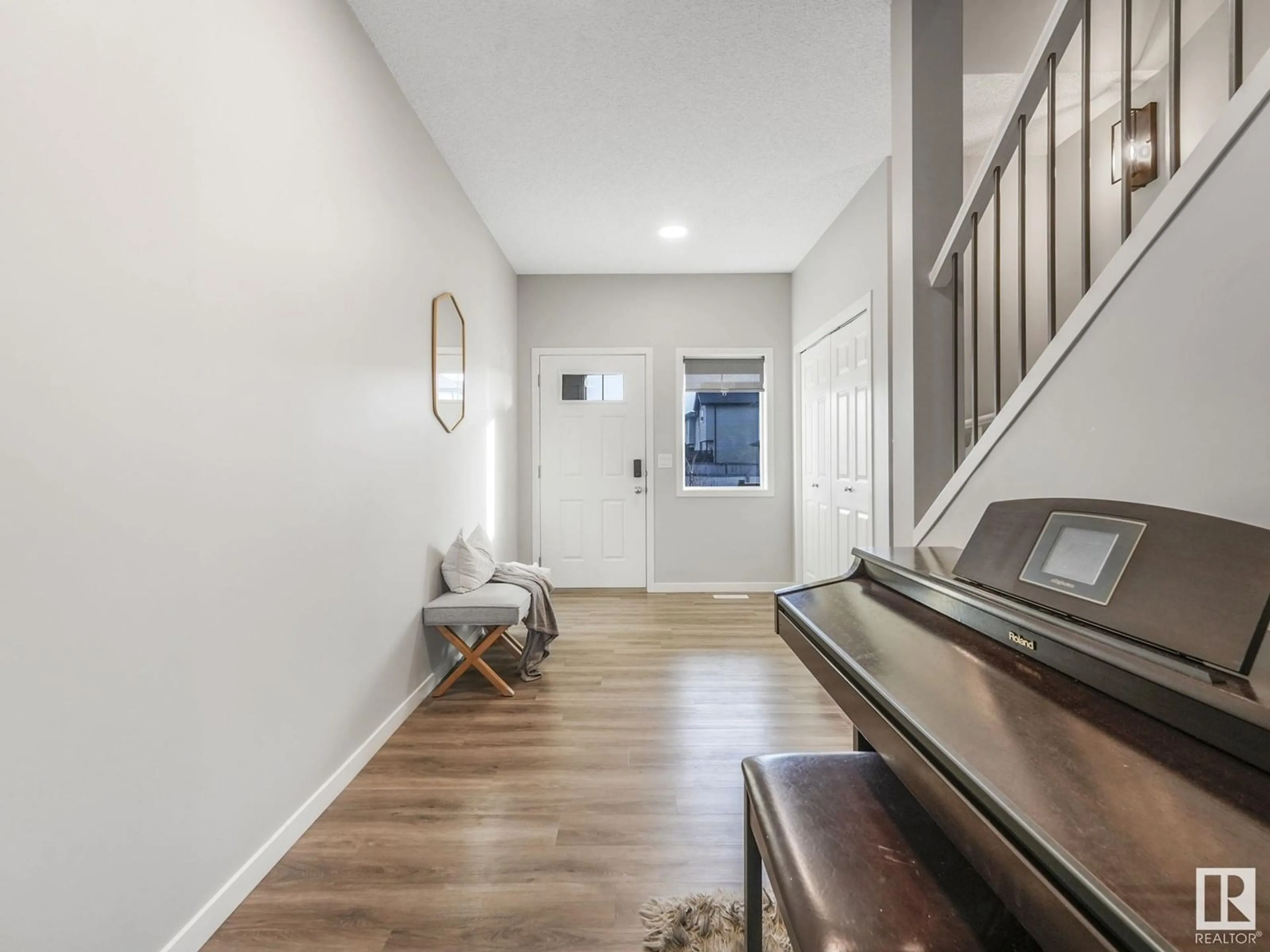 Indoor entryway for 10 AUTUMNWOOD CR, Spruce Grove Alberta T7X0J3
