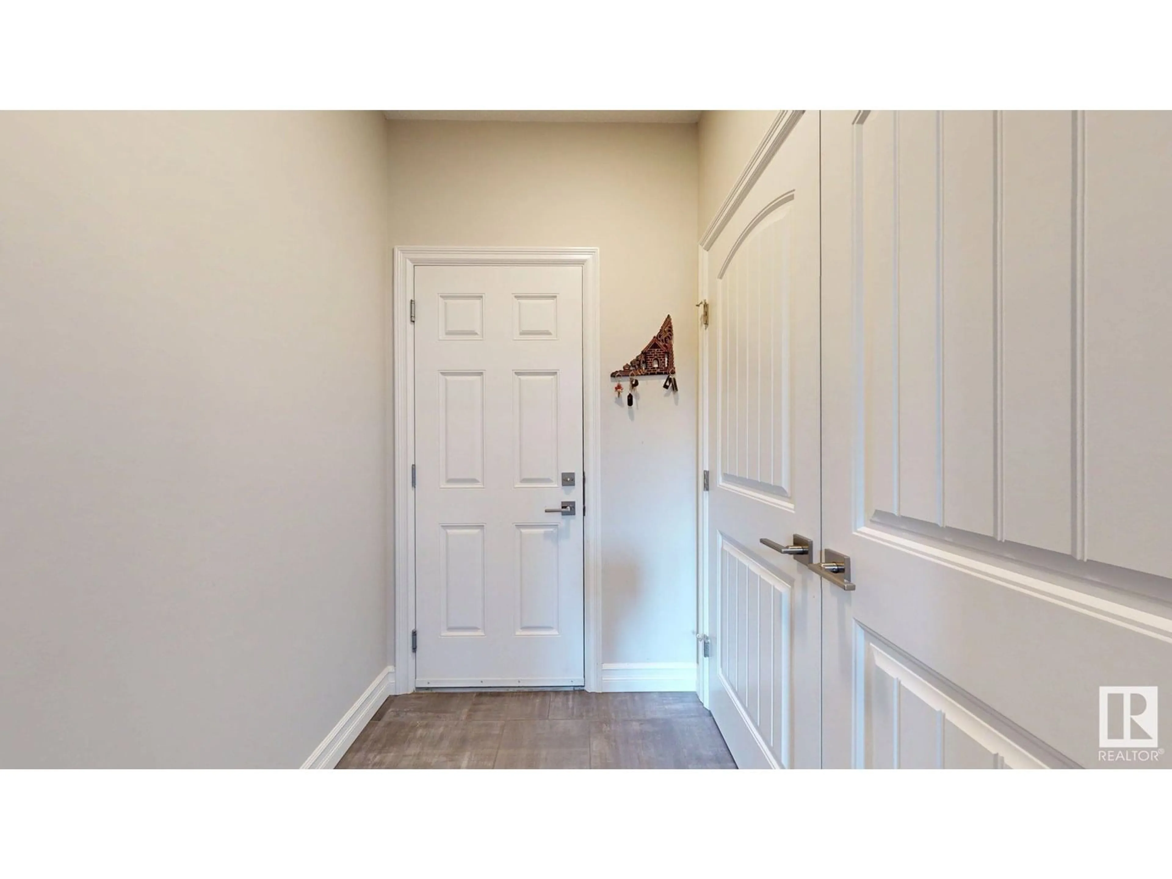 Indoor entryway for NW - 1245 26A ST, Edmonton Alberta T6T2J4