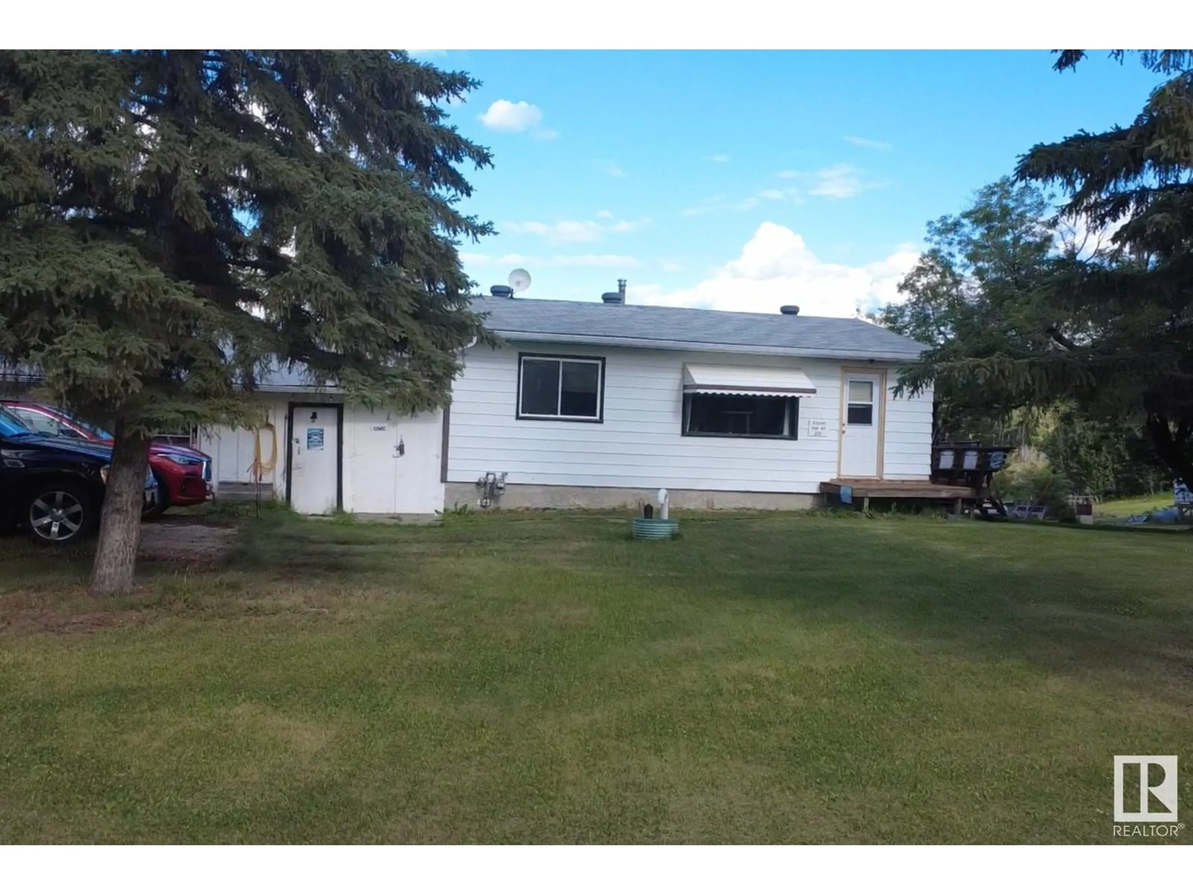 A pic from outside/outdoor area/front of a property/back of a property/a pic from drone, street for 53045 RGE ROAD 215, Rural Strathcona County Alberta T8A2E5