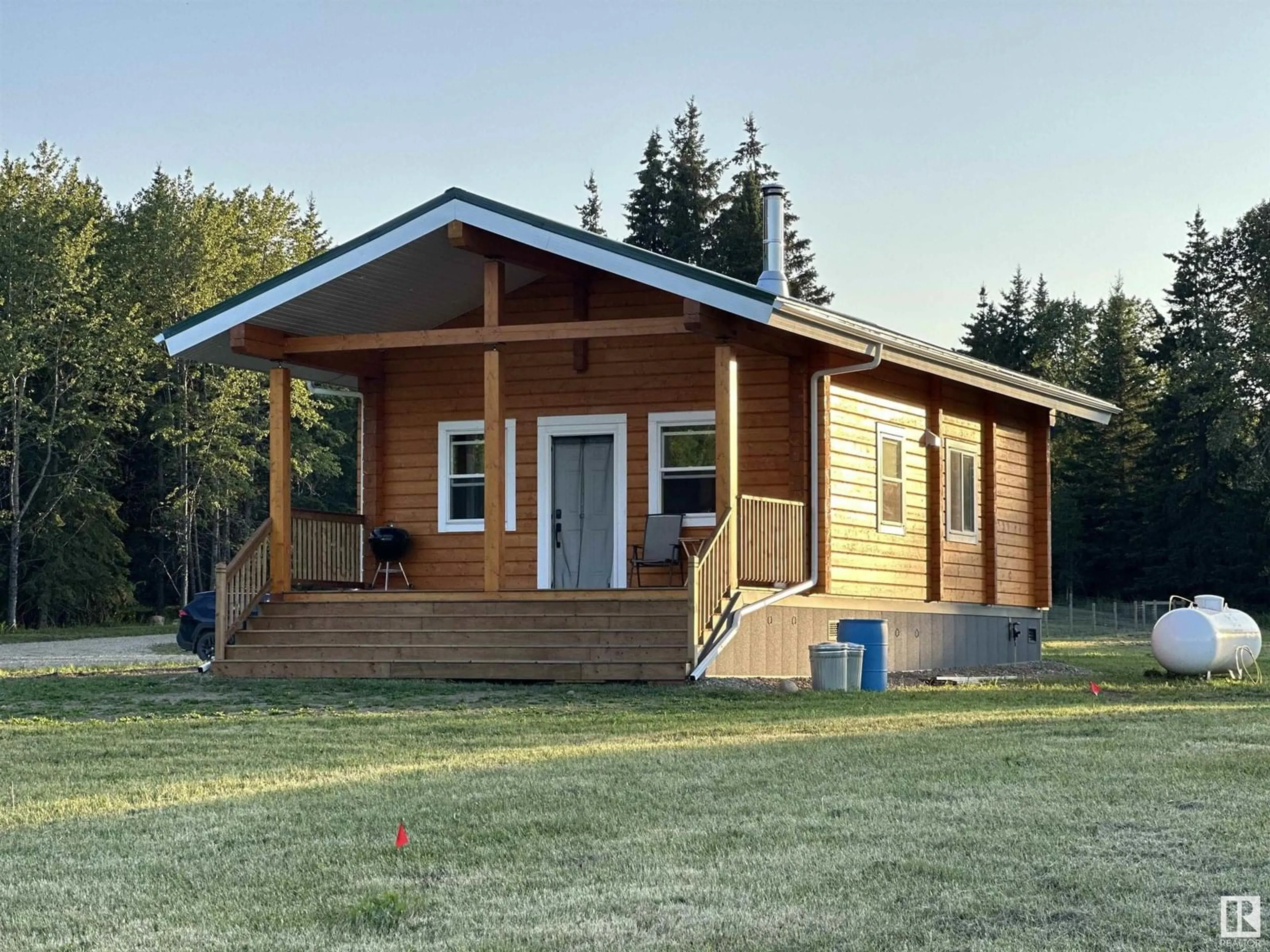 Home with vinyl exterior material, building for 464025 RGE RD 31, Rural Wetaskiwin County Alberta T0C2X0