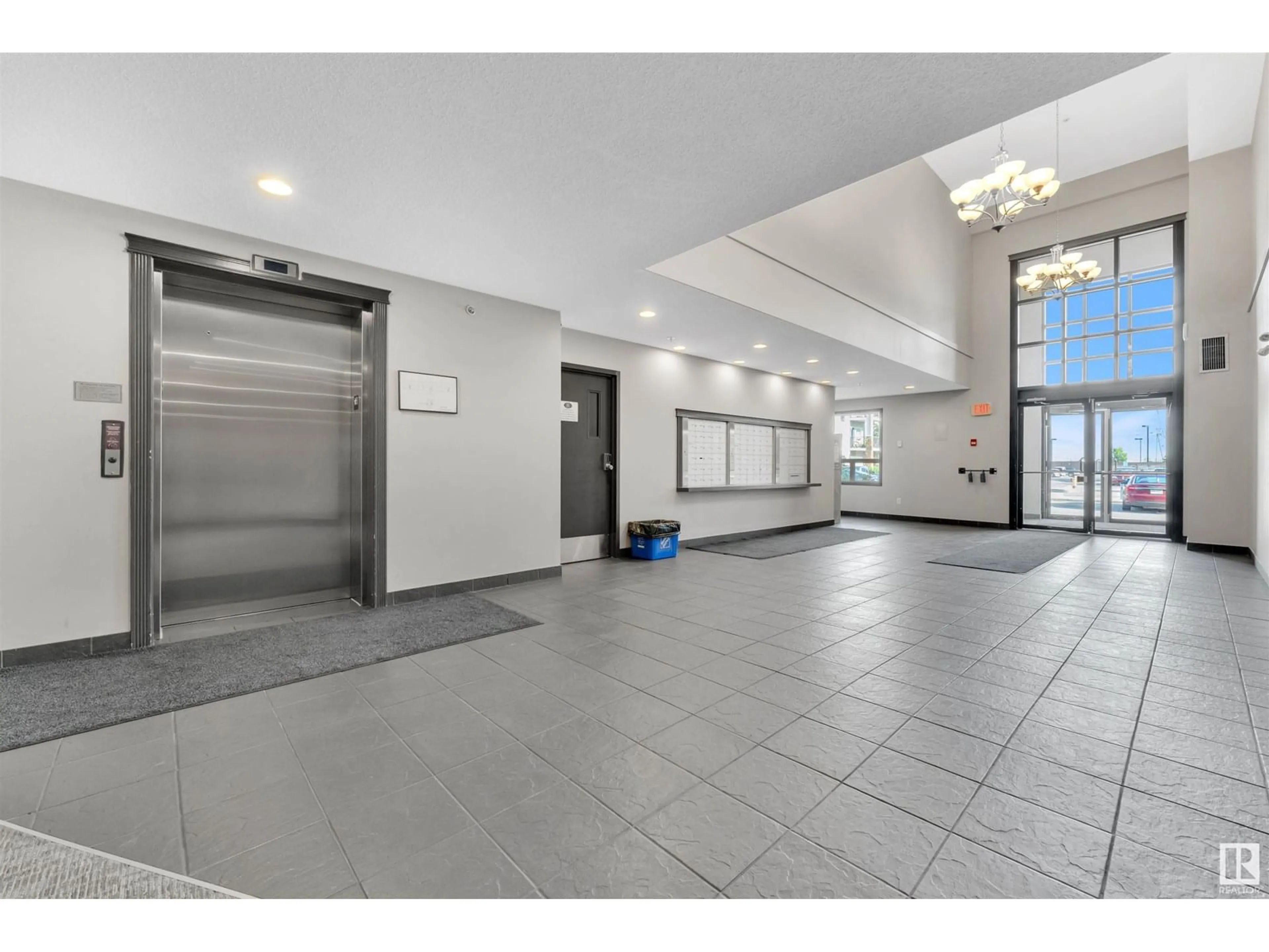 Indoor foyer for #3302 - 9351 SIMPSON DR, Edmonton Alberta T6R0N3