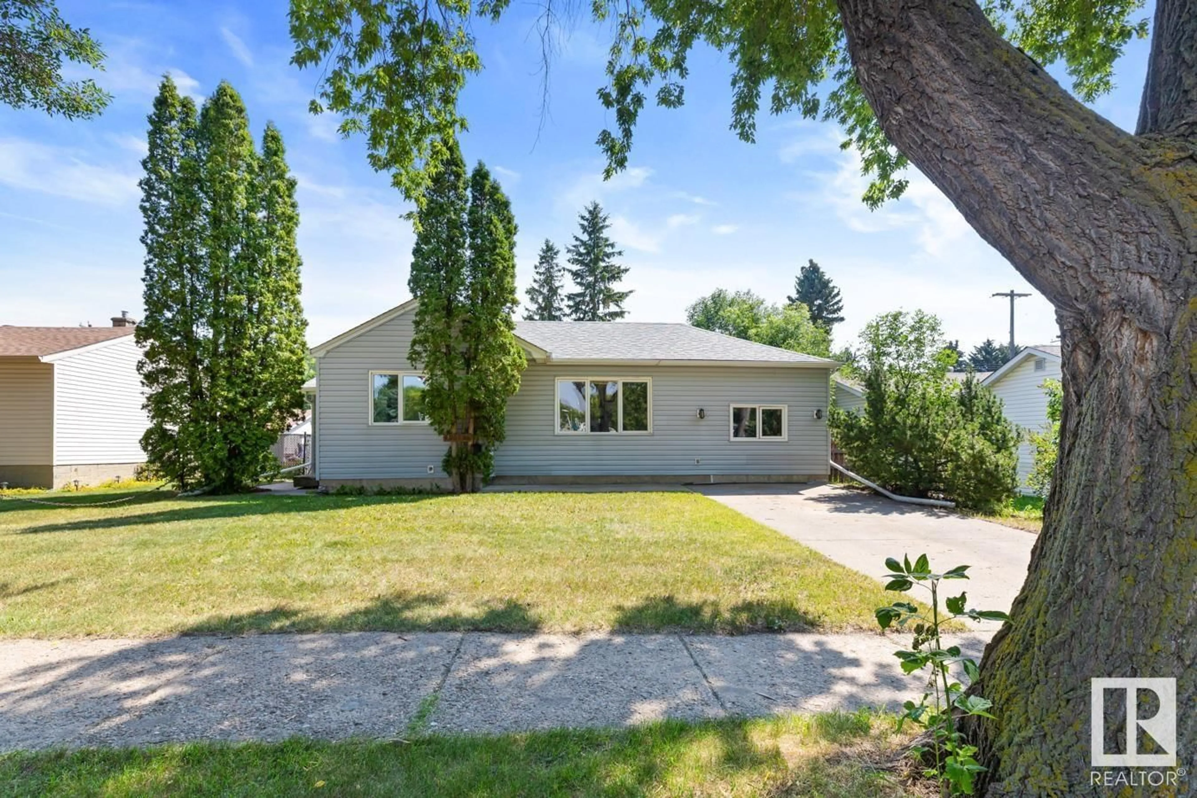 Unknown for 11905 39 ST, Edmonton Alberta T5W2J6