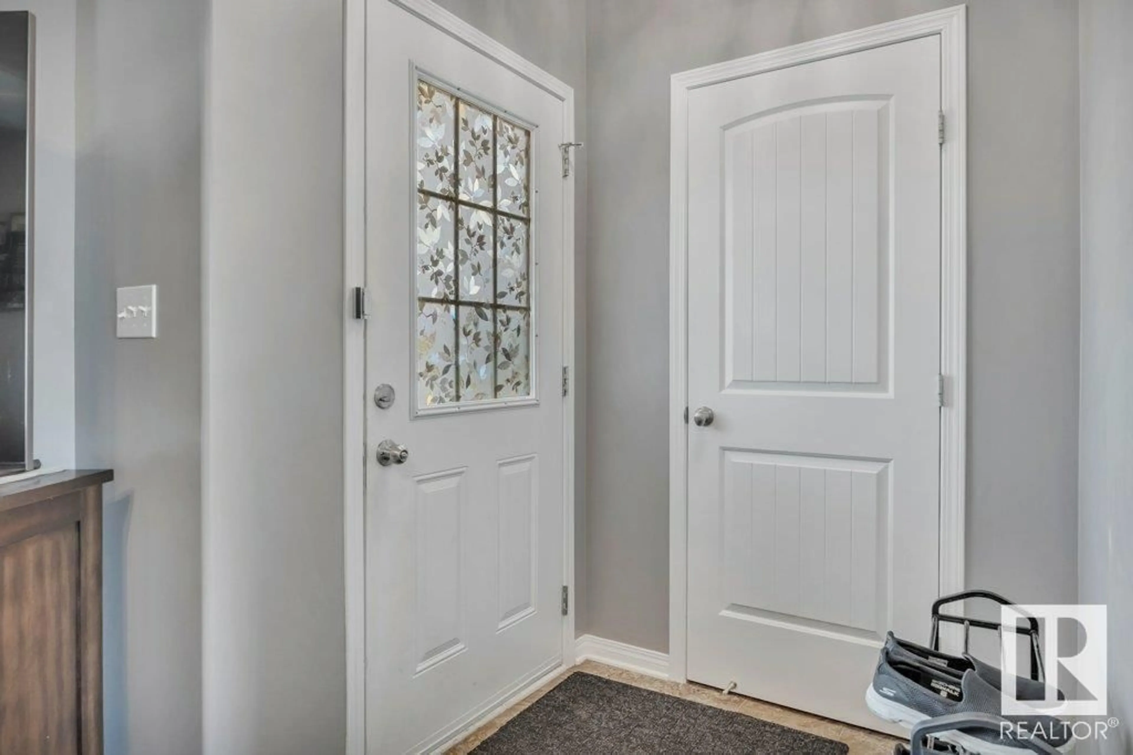 Indoor entryway for 222 SCHUBERT ST, Leduc Alberta T9E8R8