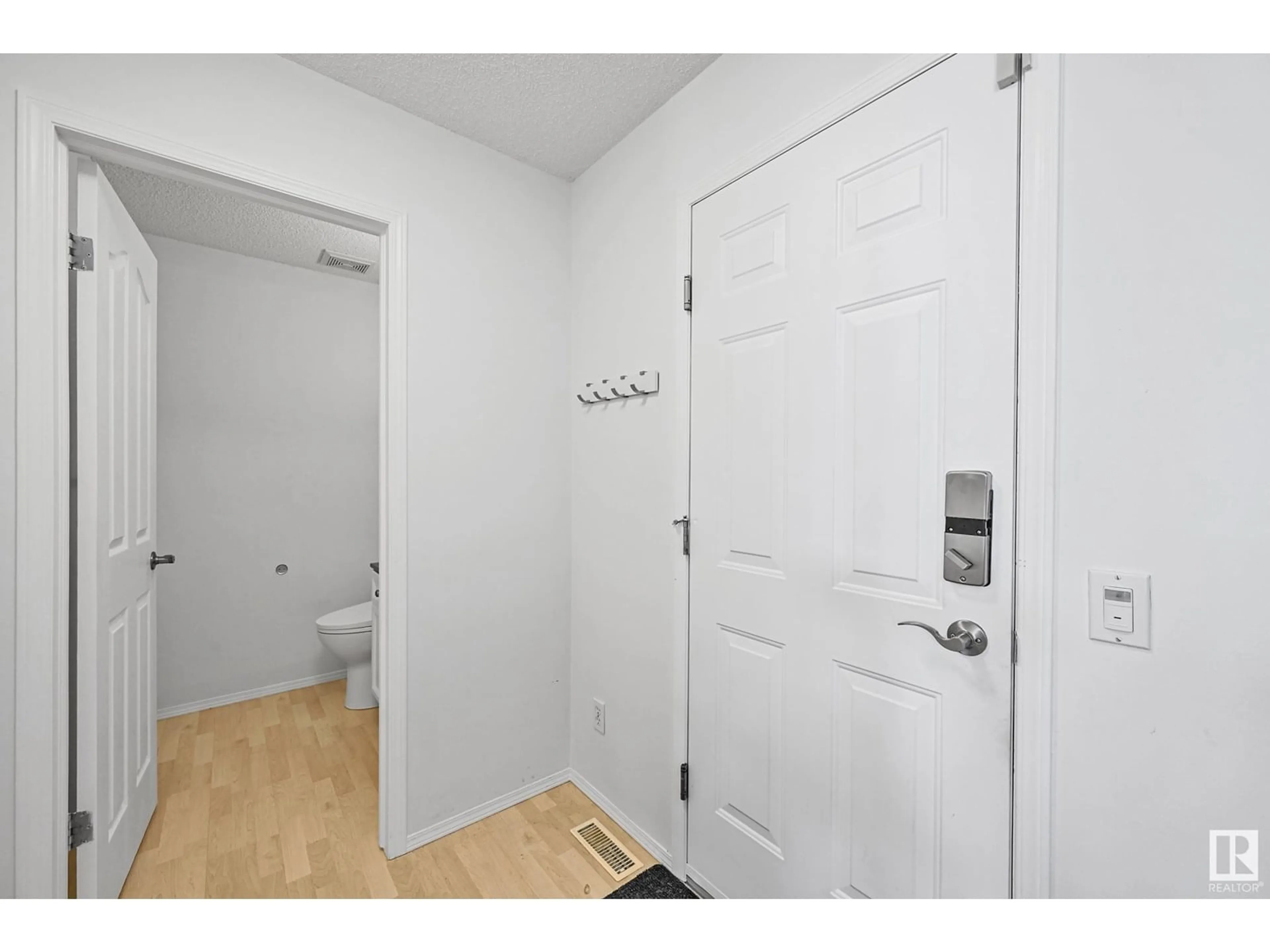 Indoor entryway for 259 DUNVEGAN RD, Edmonton Alberta T5L5E5