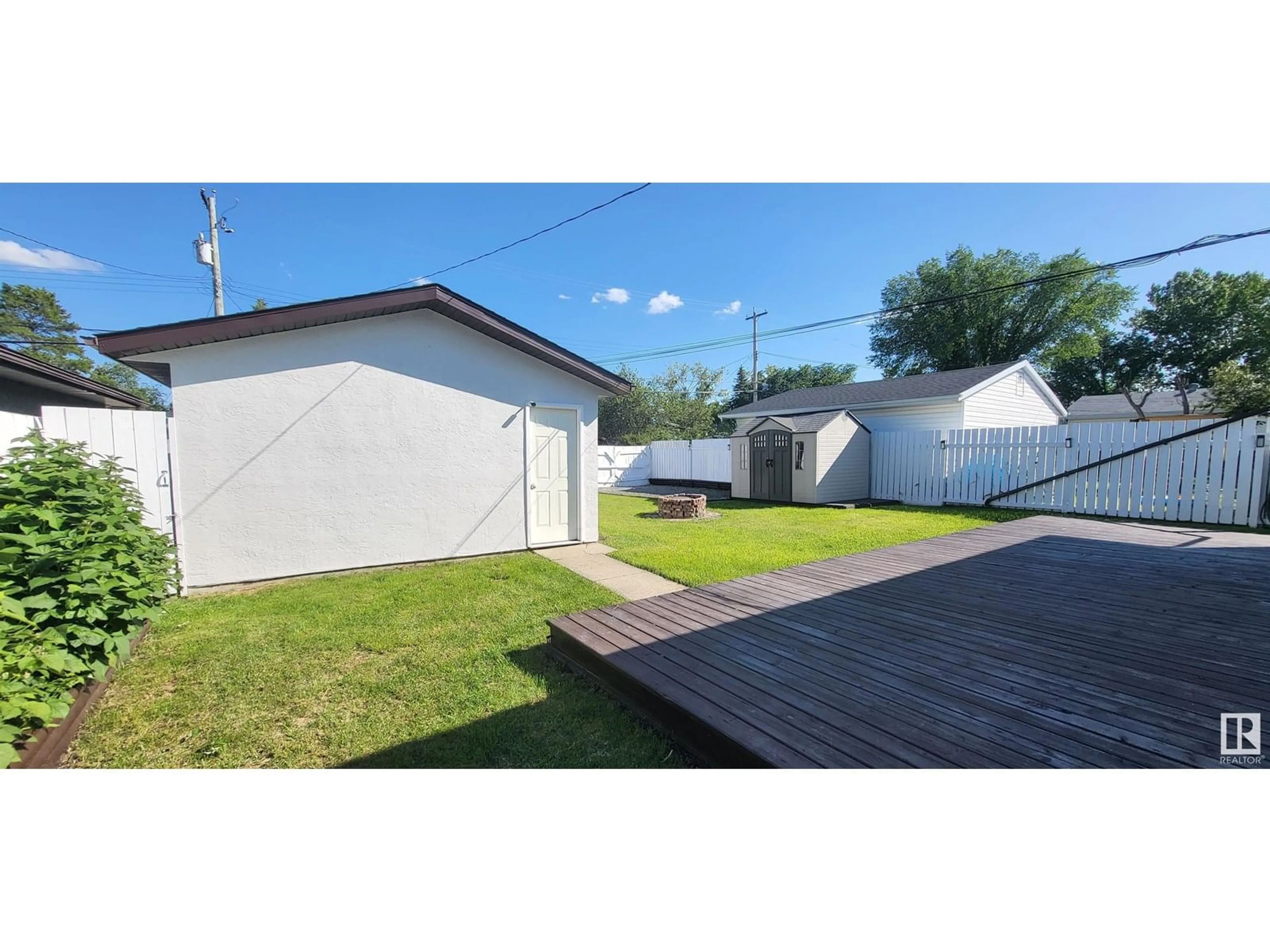 A pic from outside/outdoor area/front of a property/back of a property/a pic from drone, street for 4717 44 ST, Drayton Valley Alberta T7A1H1