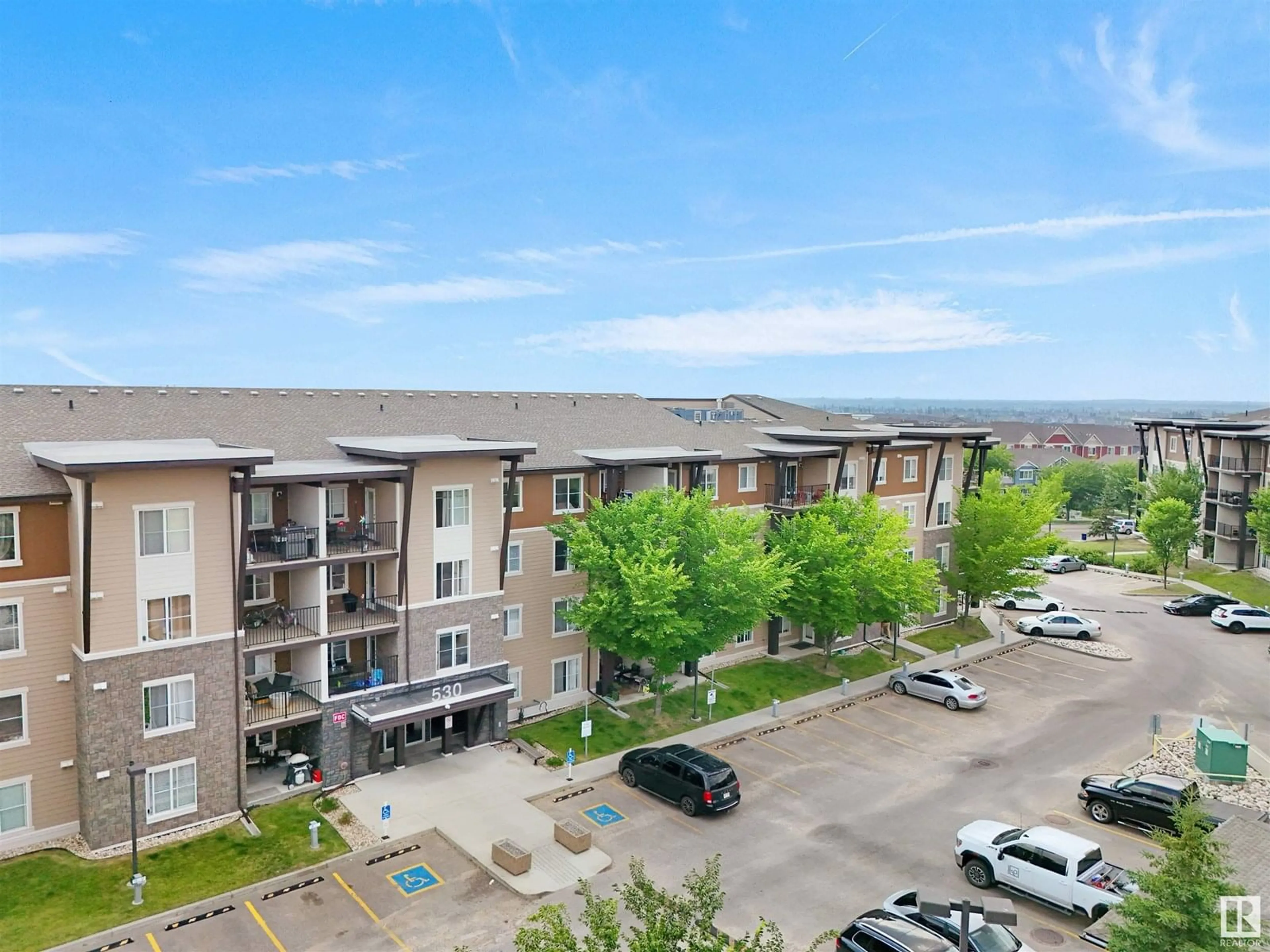 A pic from outside/outdoor area/front of a property/back of a property/a pic from drone, unknown for 118 WATT BV, Edmonton Alberta T6X1P7