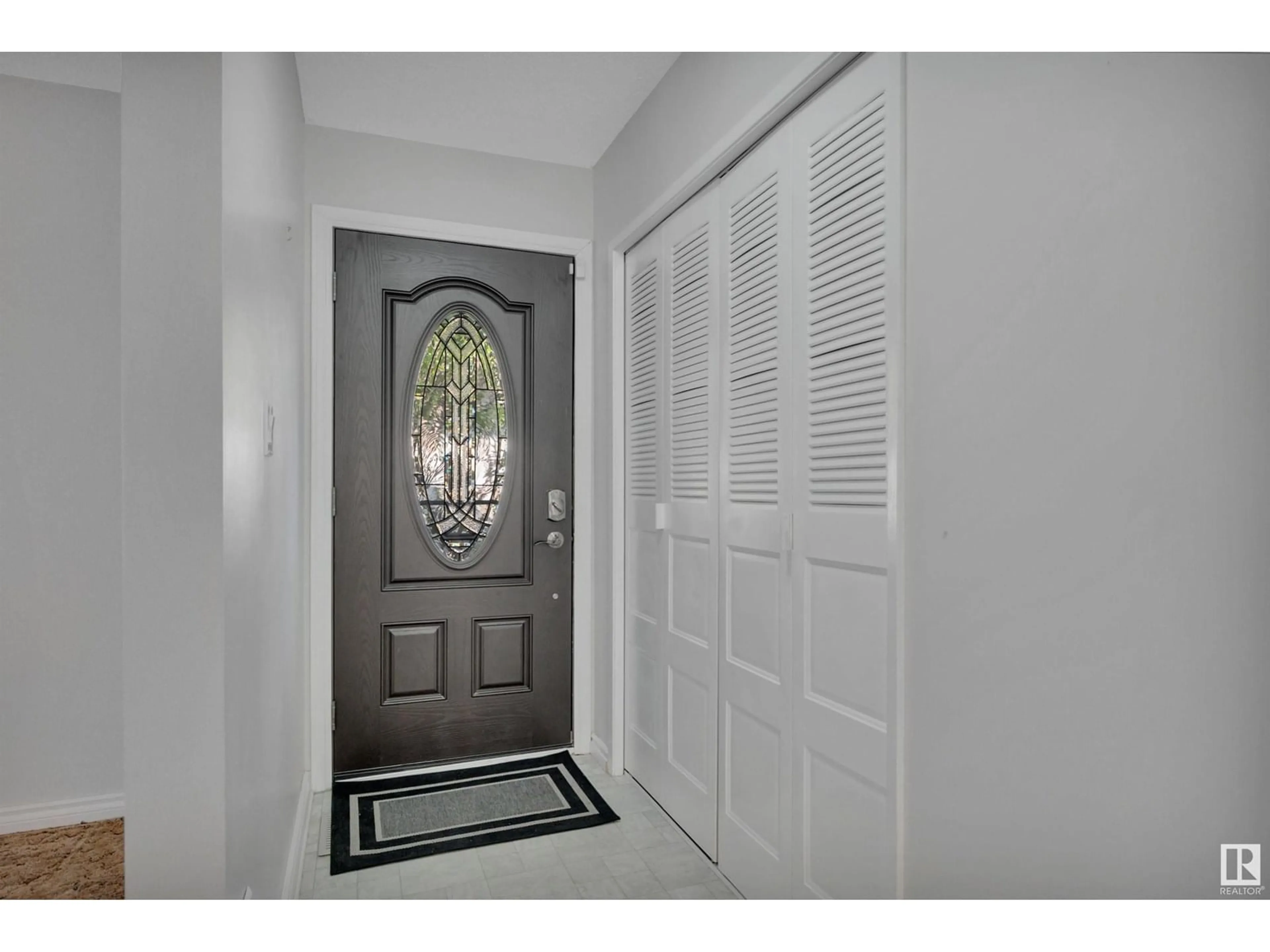 Indoor entryway for 3940 62 ST, Edmonton Alberta T6L1A6