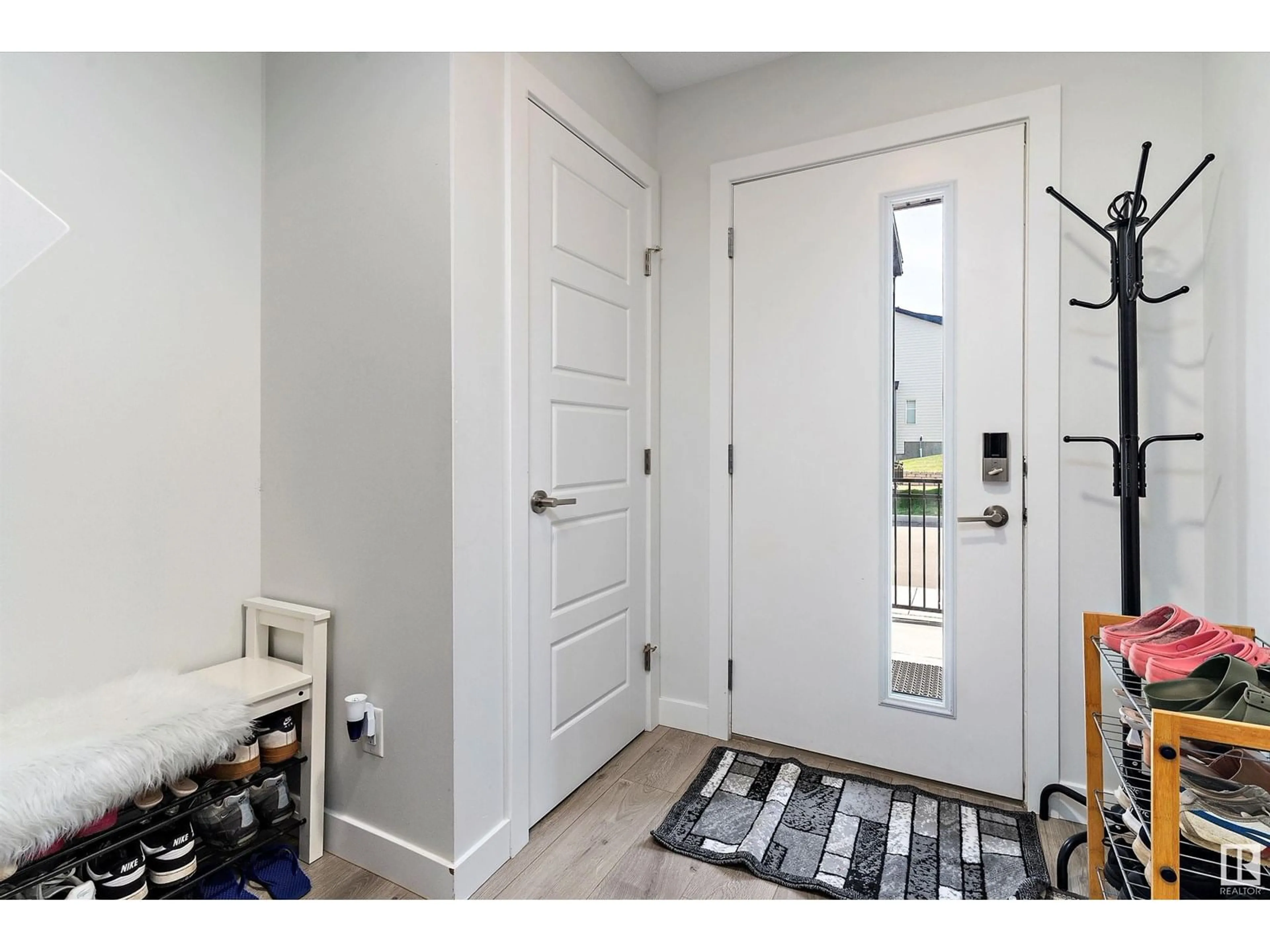 Indoor entryway for 804 - 162 WELSH DR, Edmonton Alberta T6X1Y8