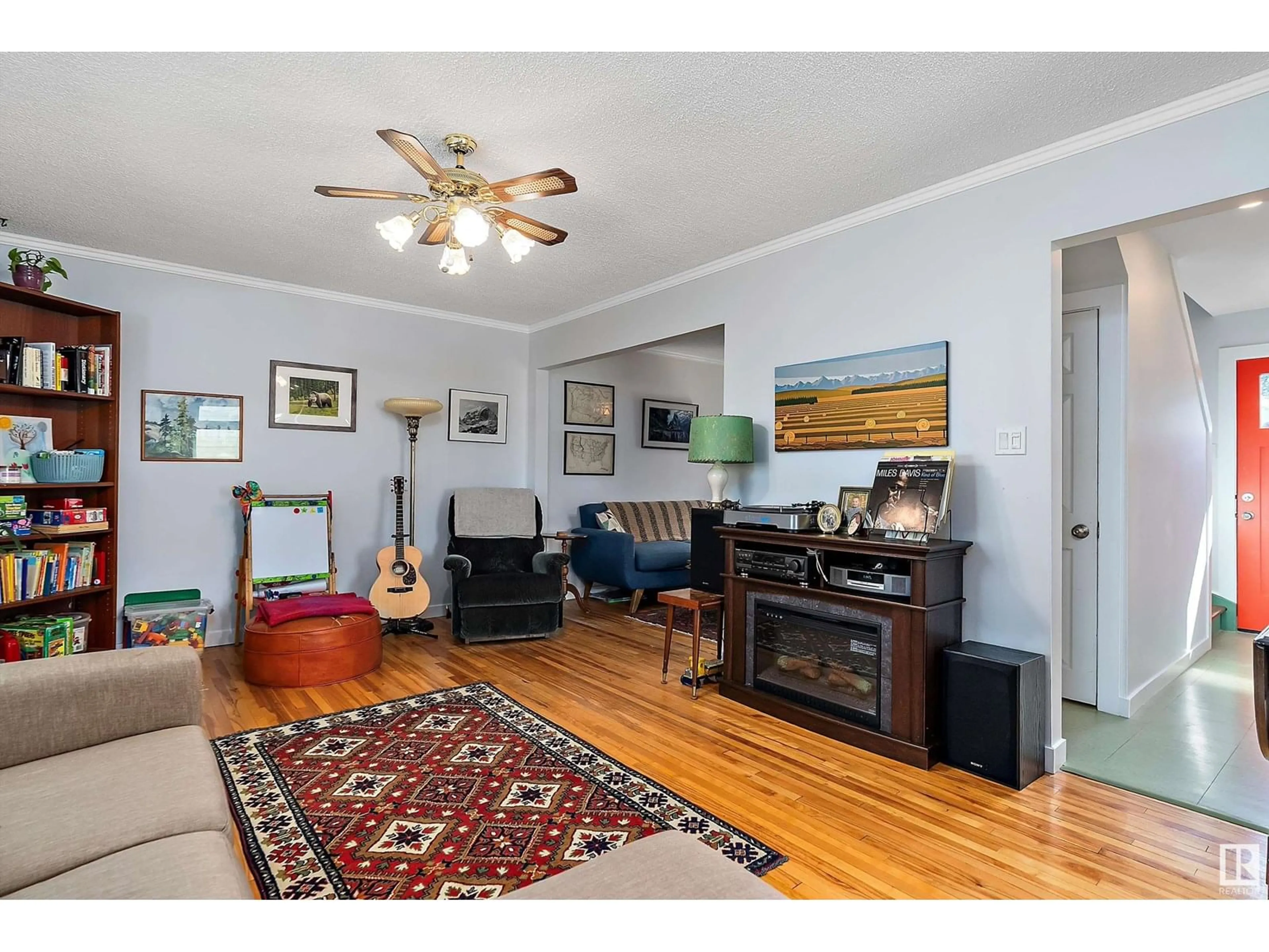 Living room with furniture, unknown for 11241 90 ST, Edmonton Alberta T5B3X3