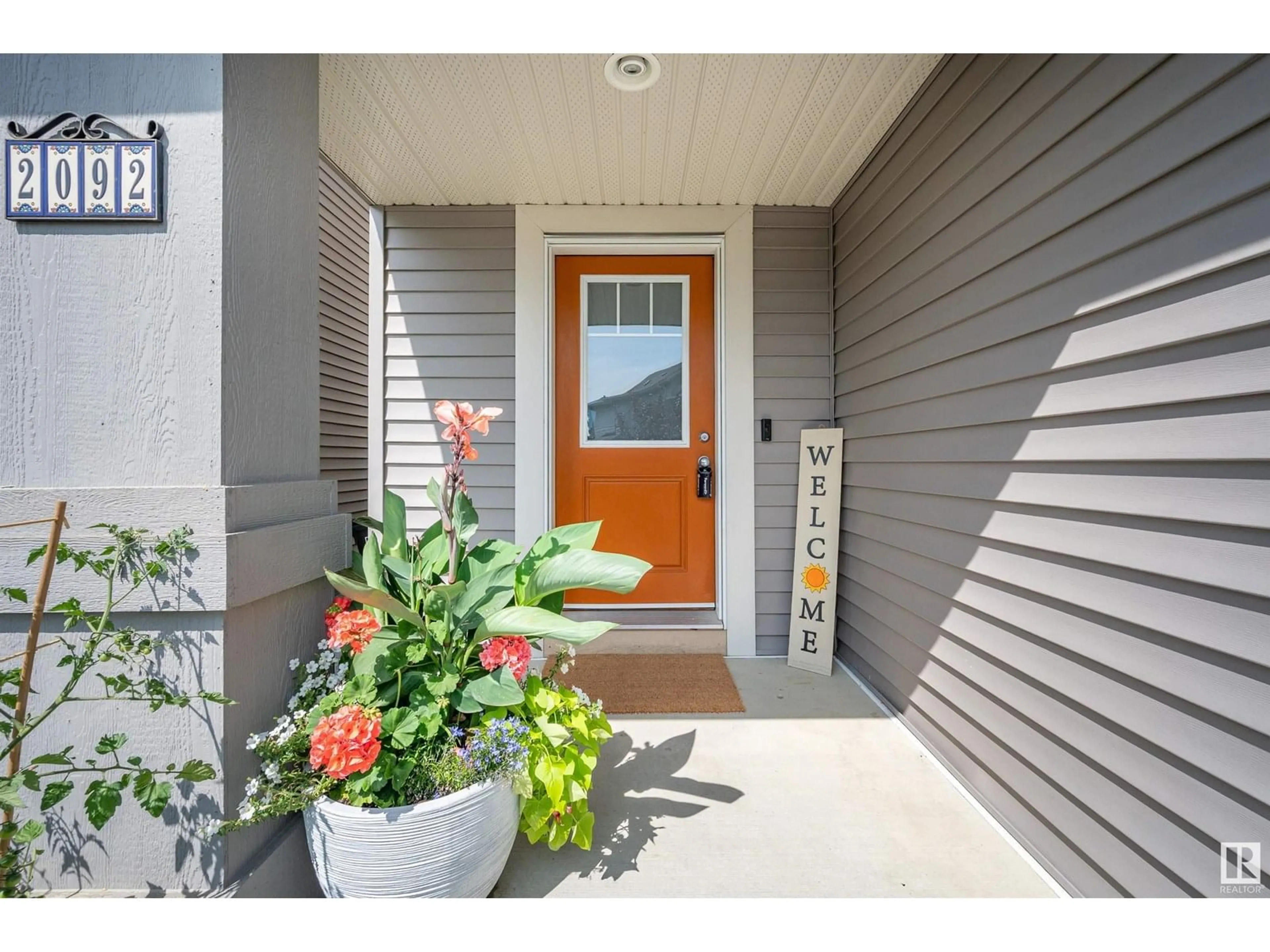 Indoor entryway for 2092 PRICE LANDING LD, Edmonton Alberta T6W3W1