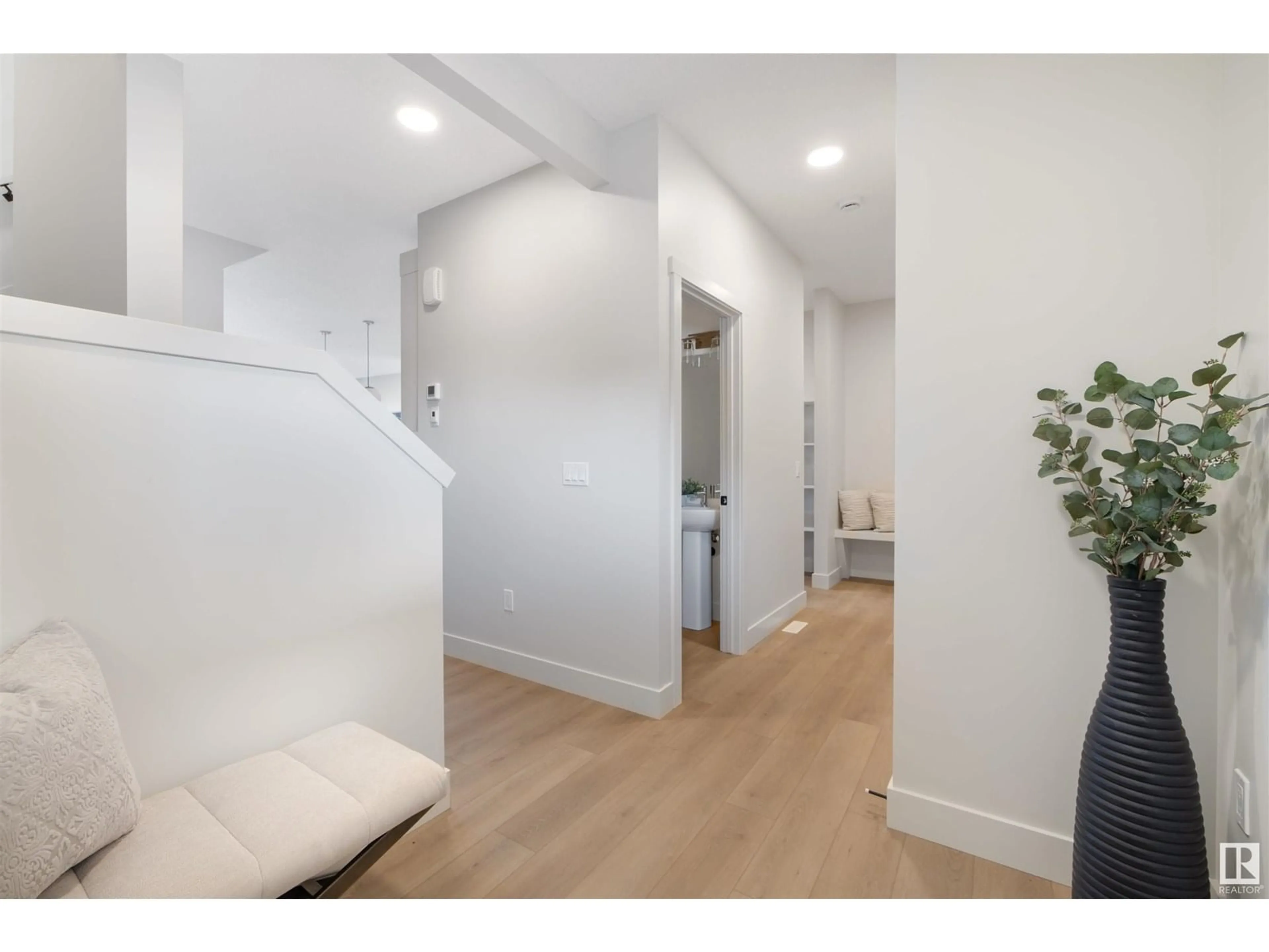 Indoor entryway for 9221 102 ST, Morinville Alberta T8R1A0