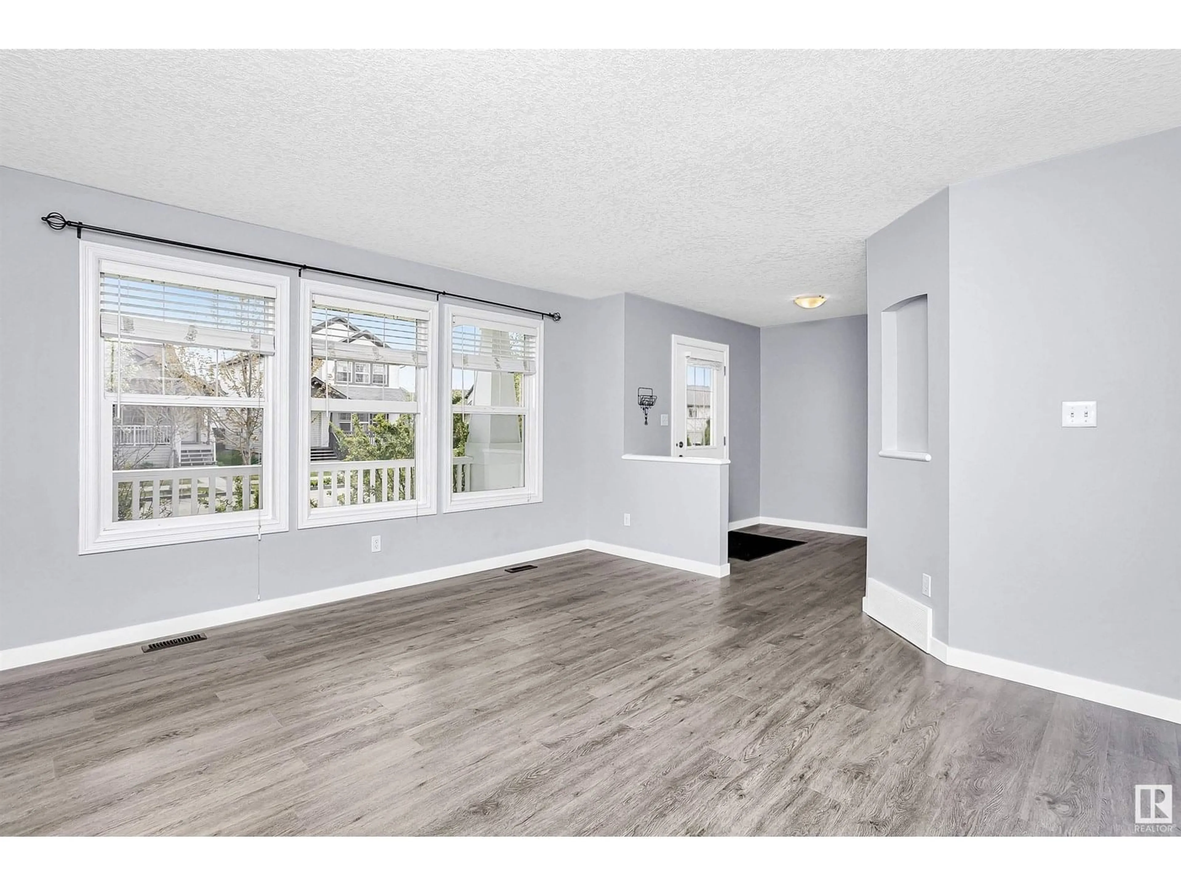 A pic of a room for 1130 37A AV AV, Edmonton Alberta T6T0E7