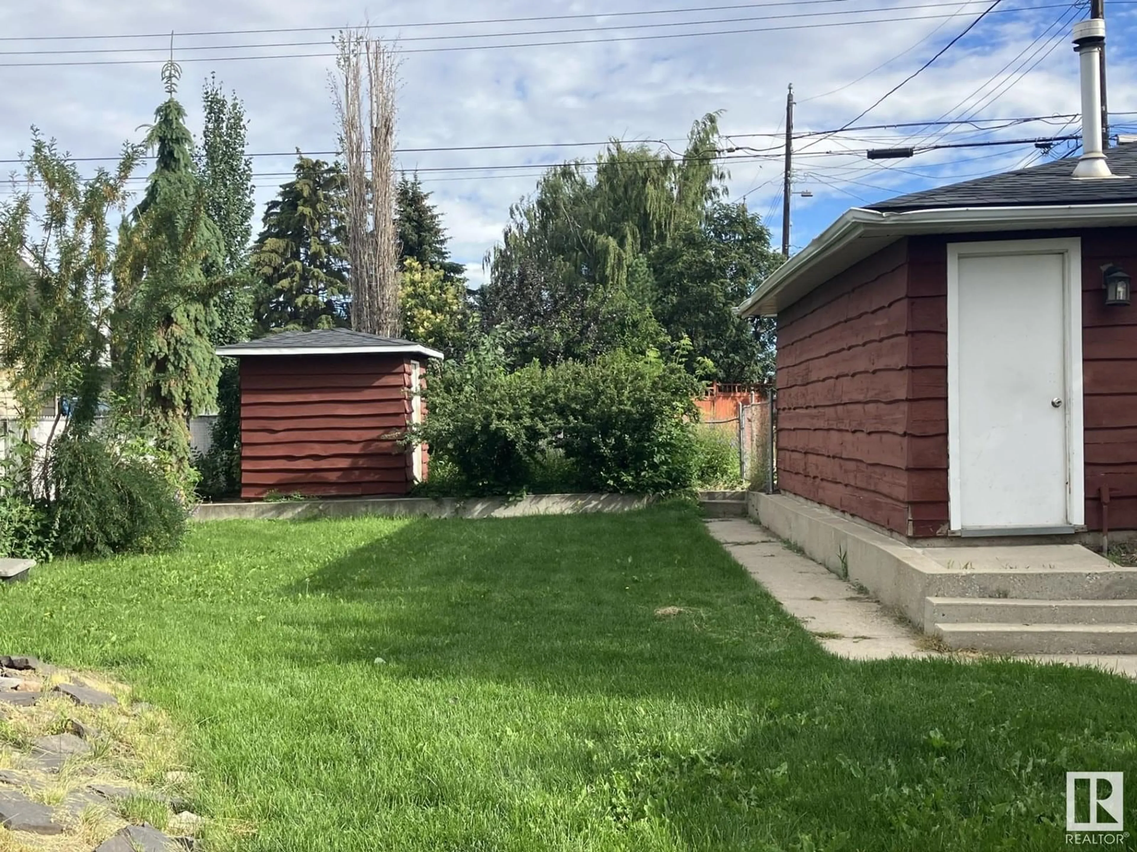 Unknown for 6004 106 AVE, Edmonton Alberta T6A1G5