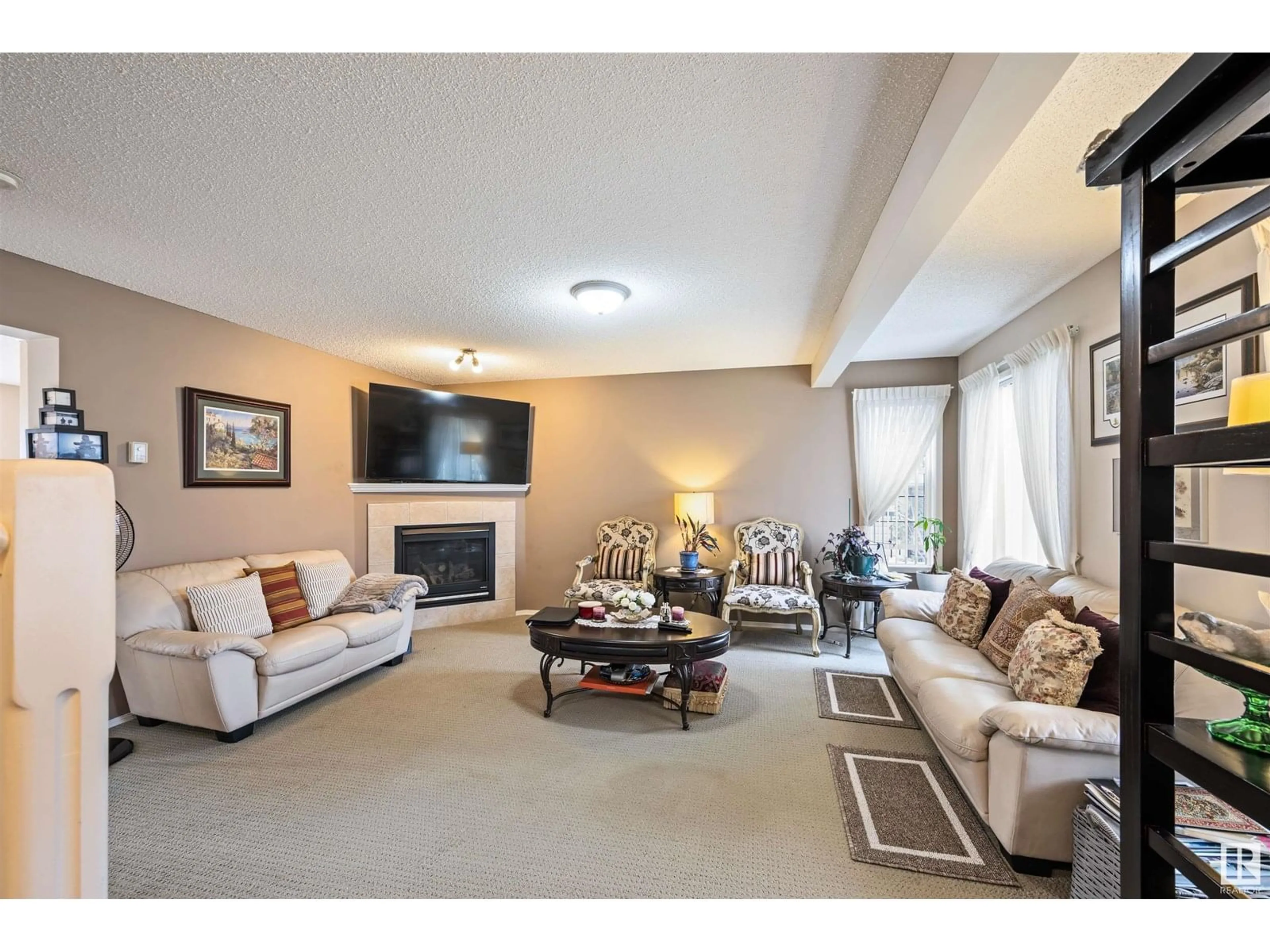Living room with furniture, unknown for 9210 SCOTT LN, Edmonton Alberta T6R0E7