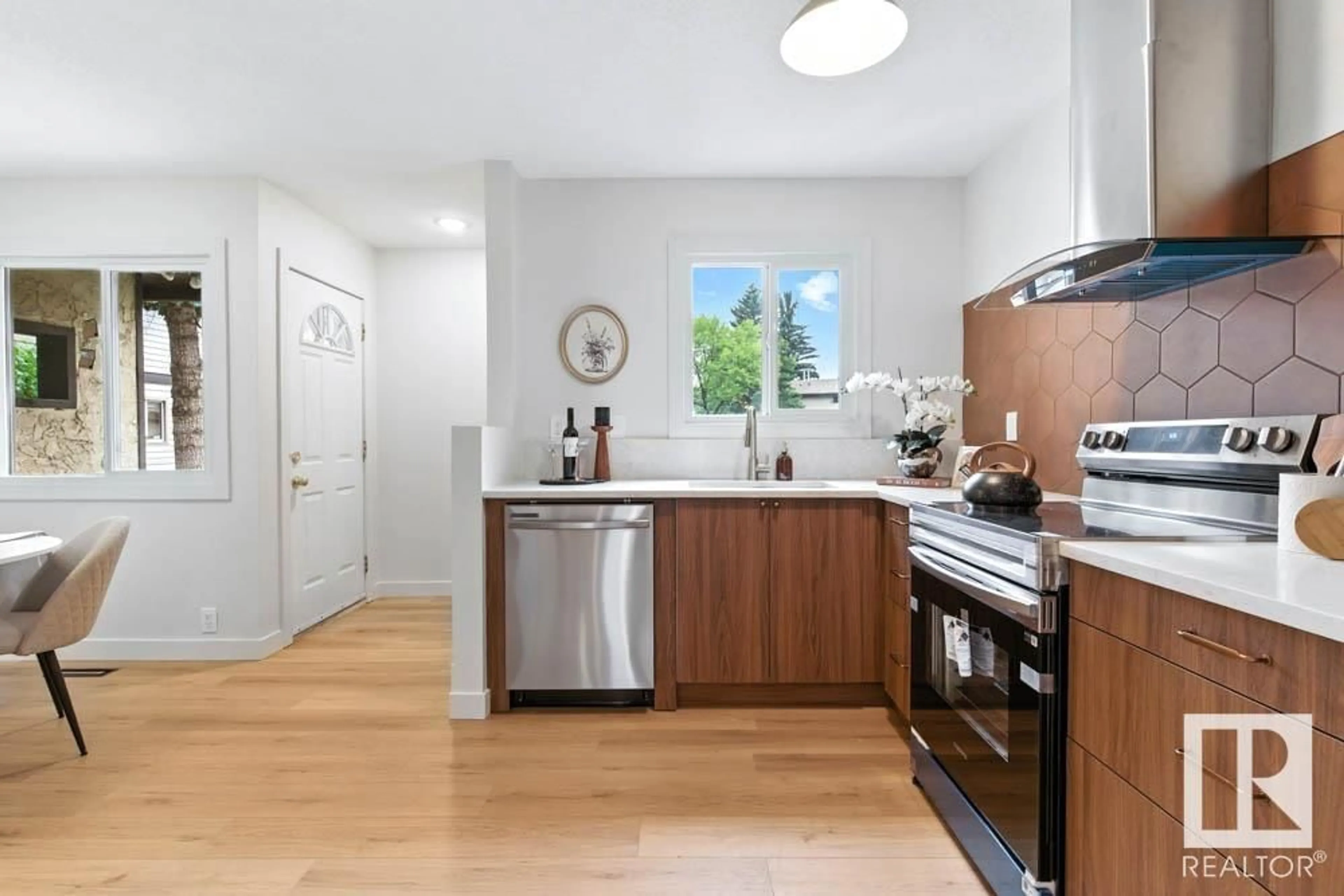 Standard kitchen, unknown for 14025 30 ST, Edmonton Alberta T5Y1R5