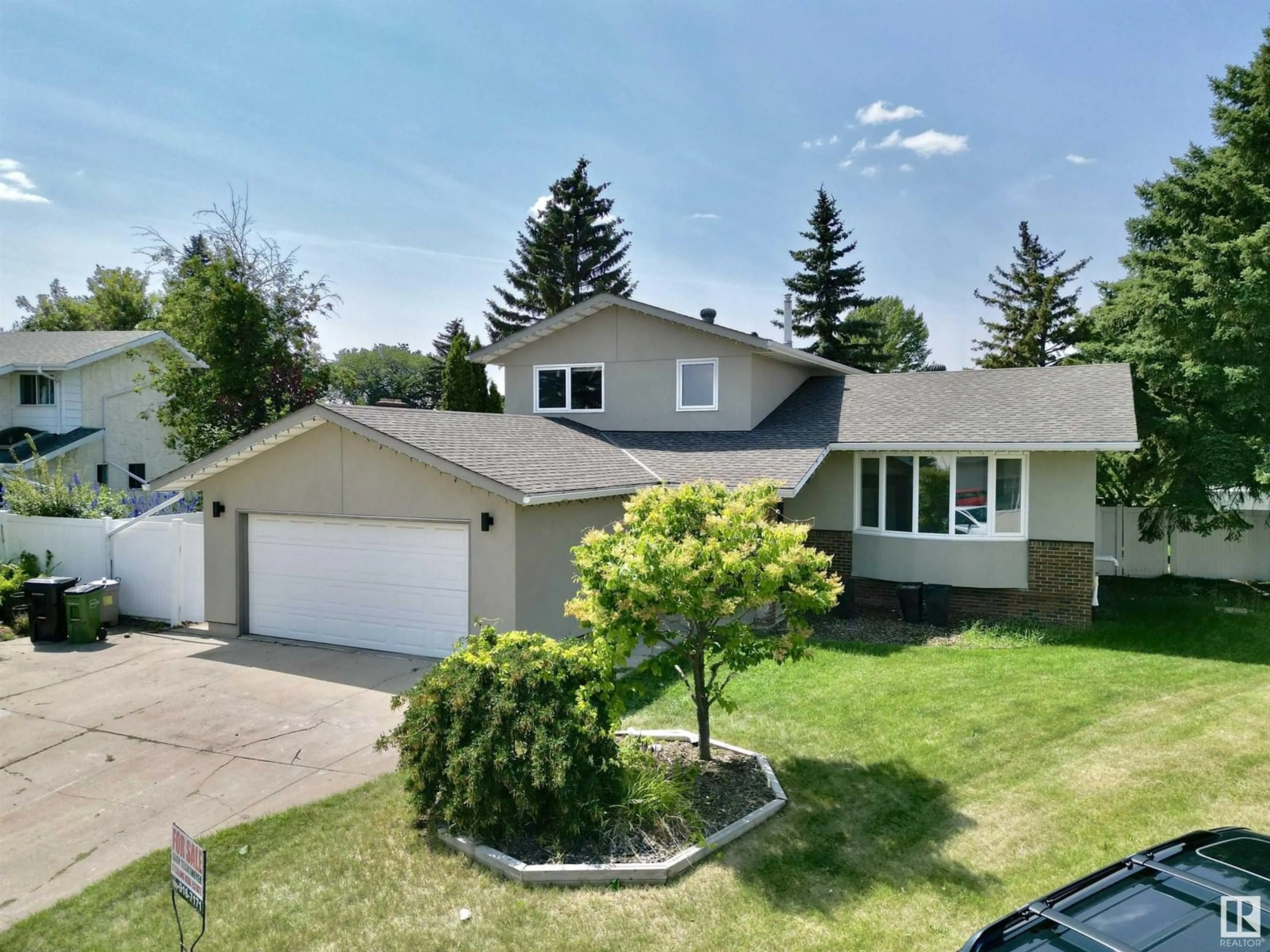 A pic from outside/outdoor area/front of a property/back of a property/a pic from drone, street for NW - 15020 55 ST, Edmonton Alberta T5A2L2