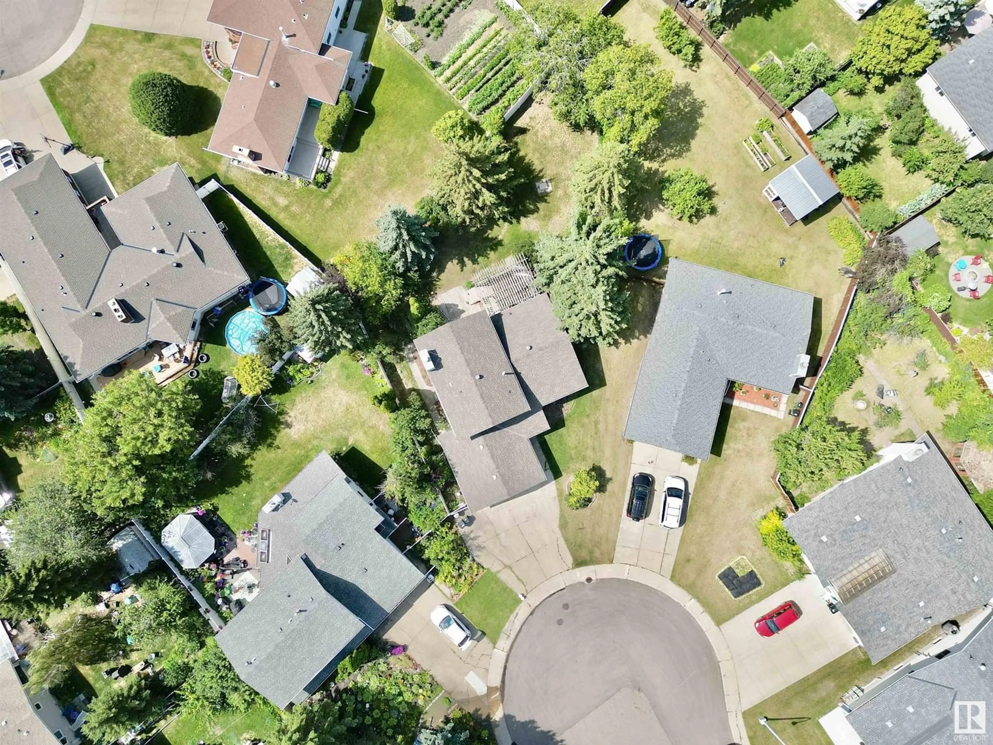 A pic from outside/outdoor area/front of a property/back of a property/a pic from drone, street for NW - 15020 55 ST, Edmonton Alberta T5A2L2