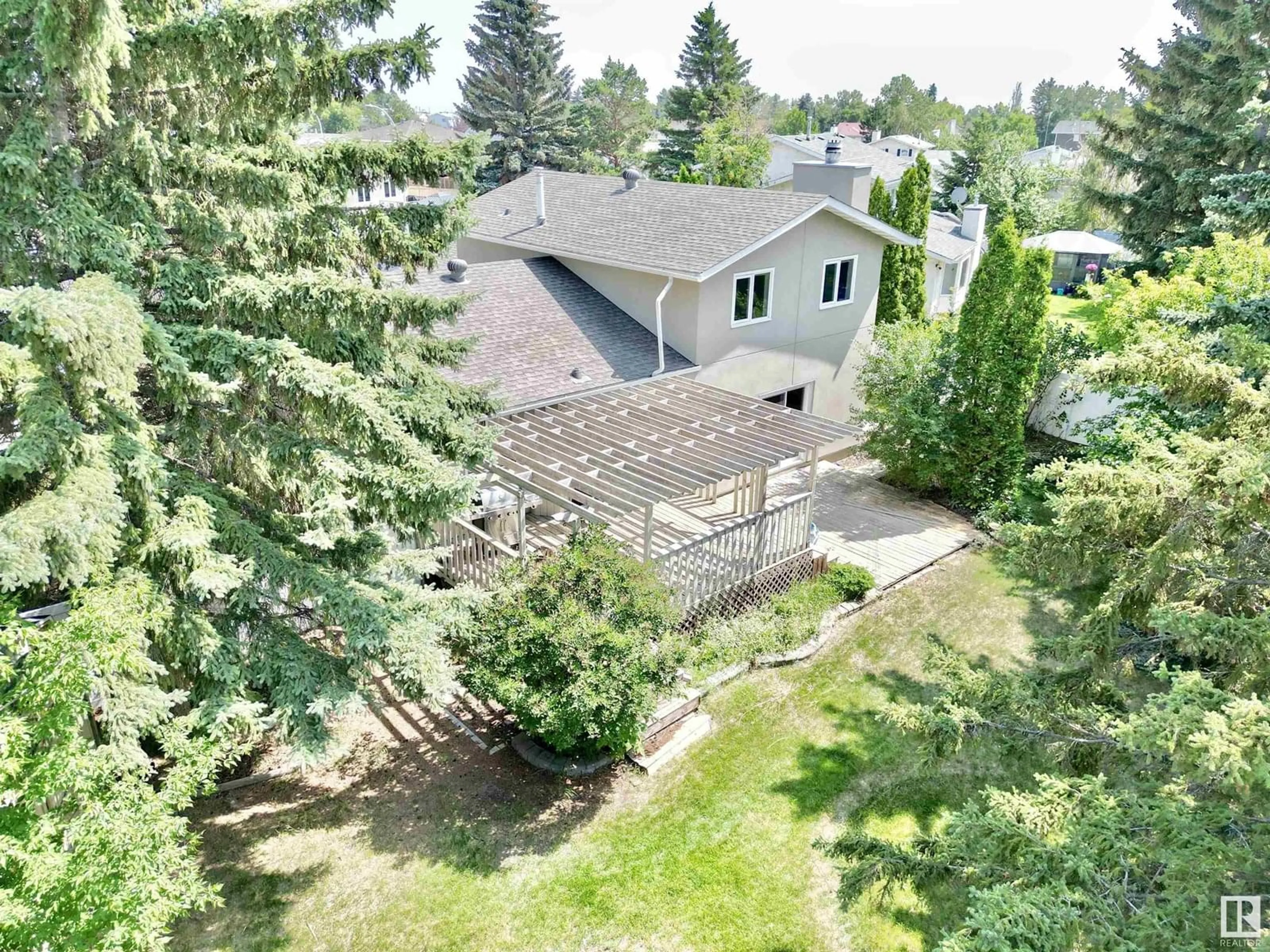 A pic from outside/outdoor area/front of a property/back of a property/a pic from drone, street for NW - 15020 55 ST, Edmonton Alberta T5A2L2