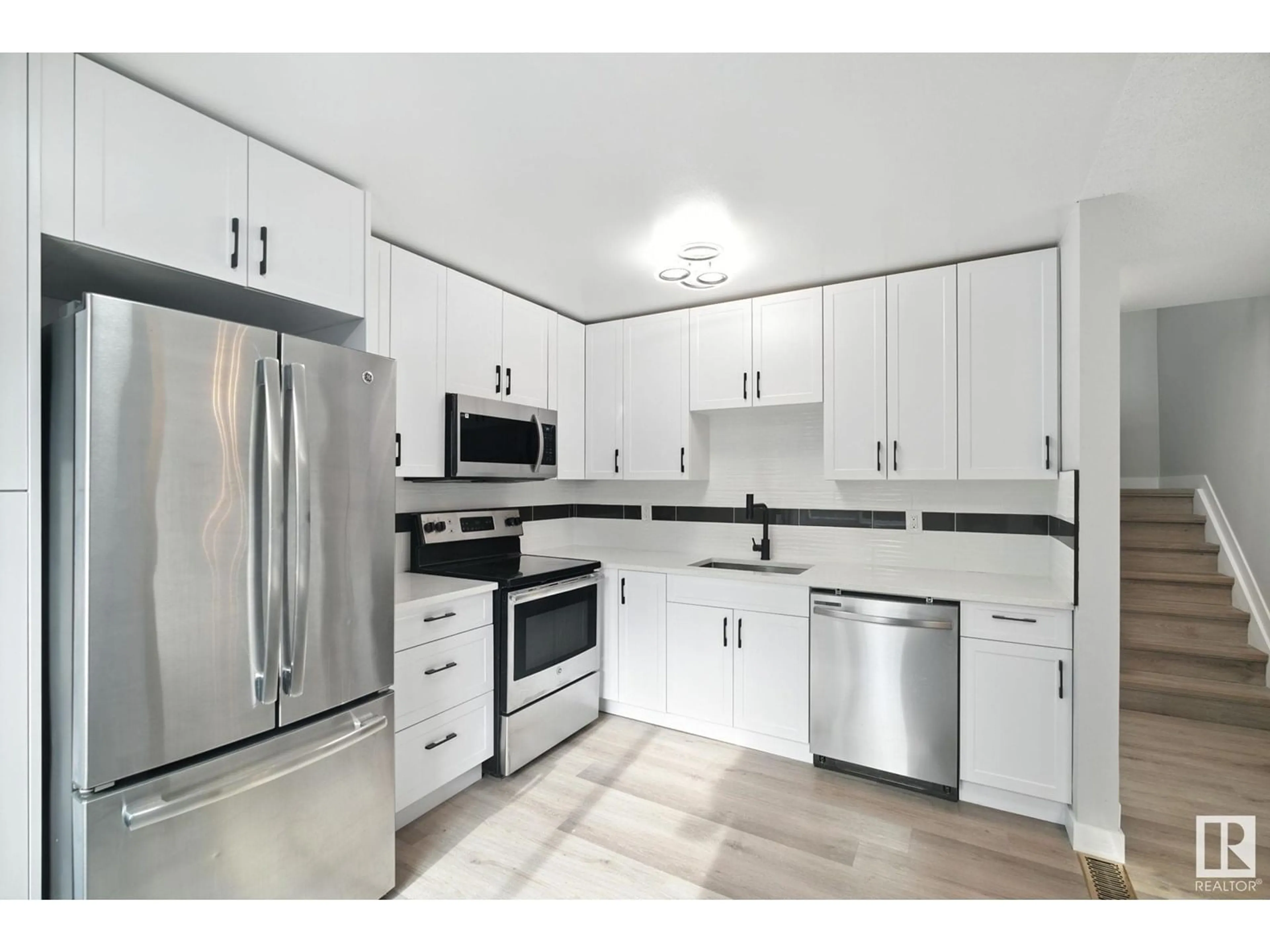 Standard kitchen, unknown for NW - 141 ROSELAND VG, Edmonton Alberta T5E5R6