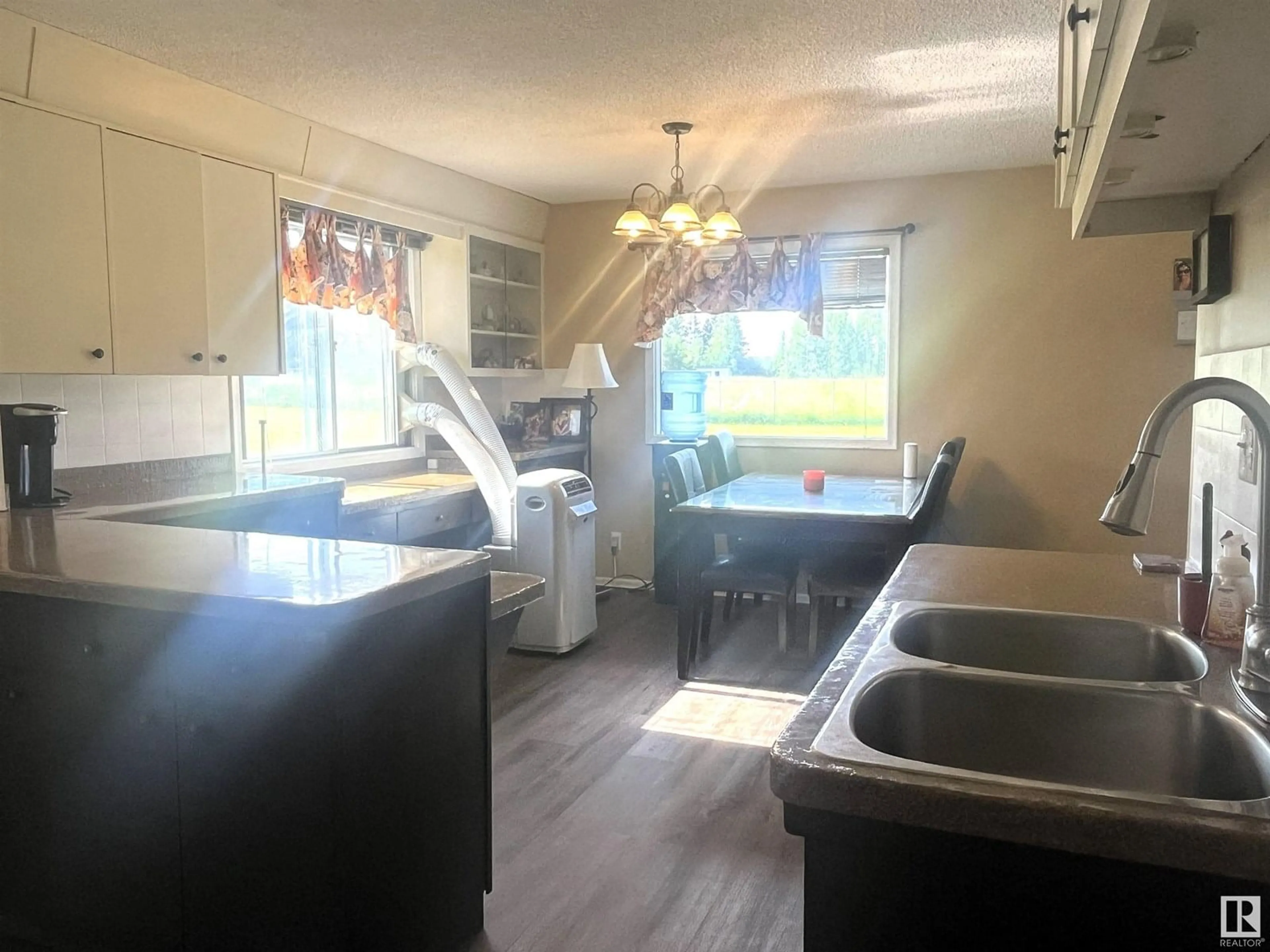 Open concept kitchen, unknown for 53421A RGE RD 133A, Rural Yellowhead Alberta T7E5G4