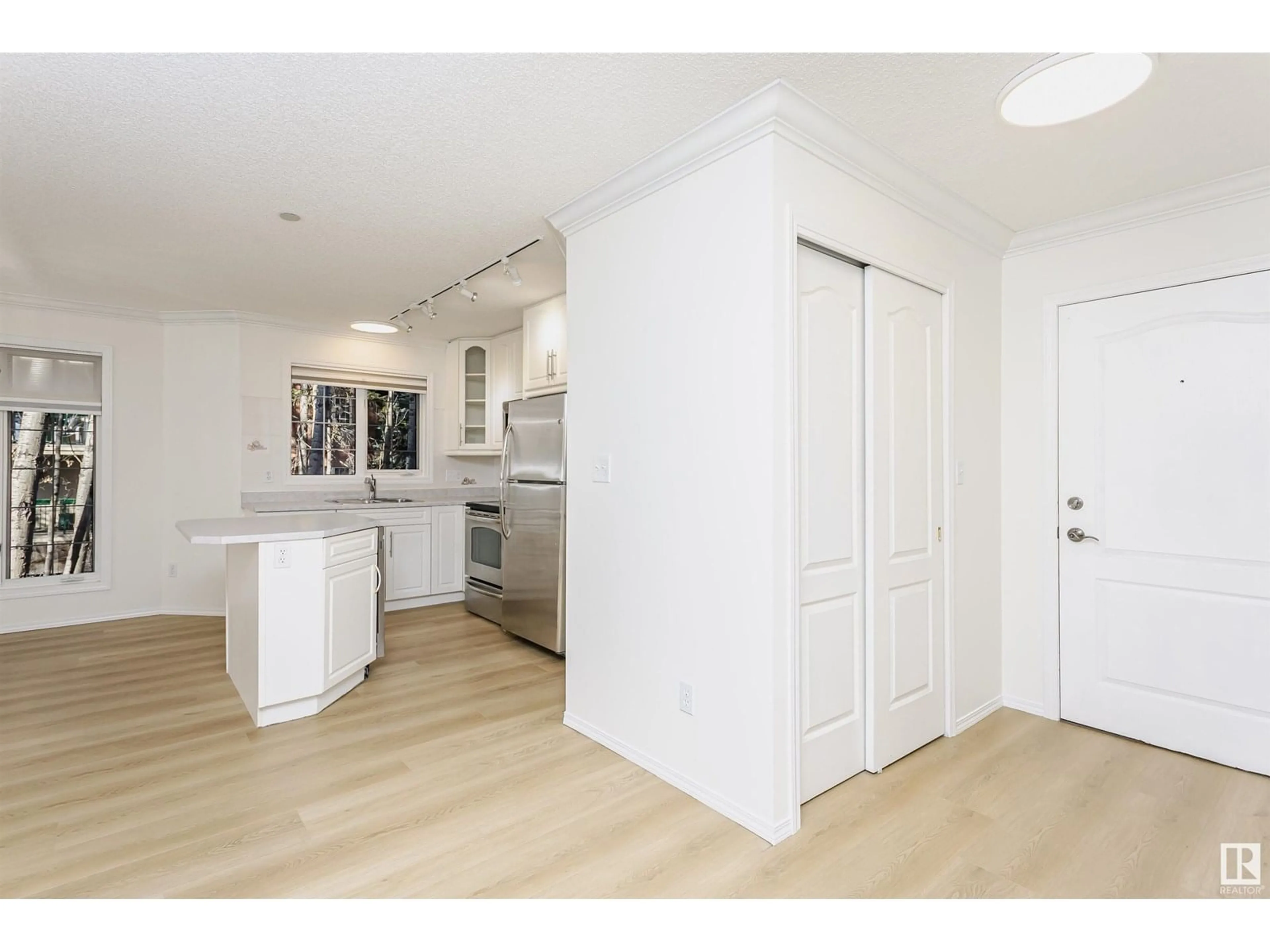 Unknown for 202 - 20 ST JOSEPH ST, St. Albert Alberta T8N6M5