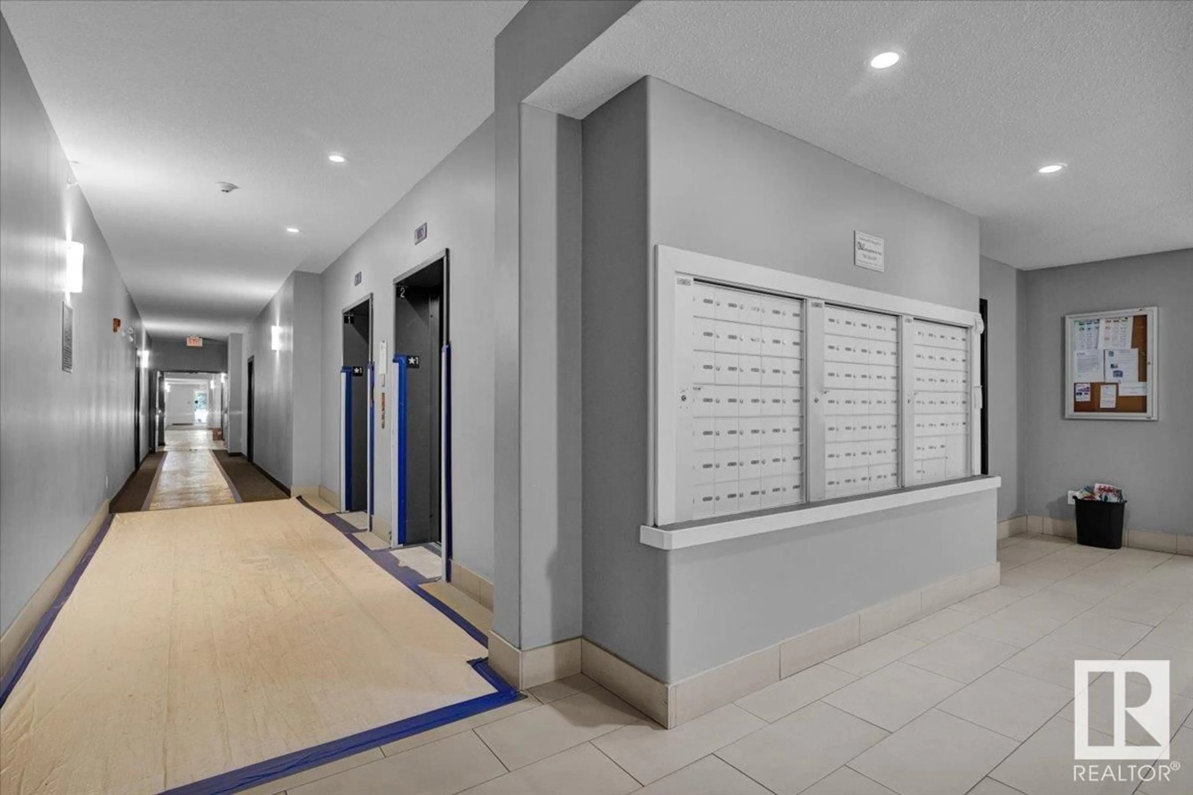 Indoor foyer for #219 - 14808 125 ST, Edmonton Alberta T5X0G1
