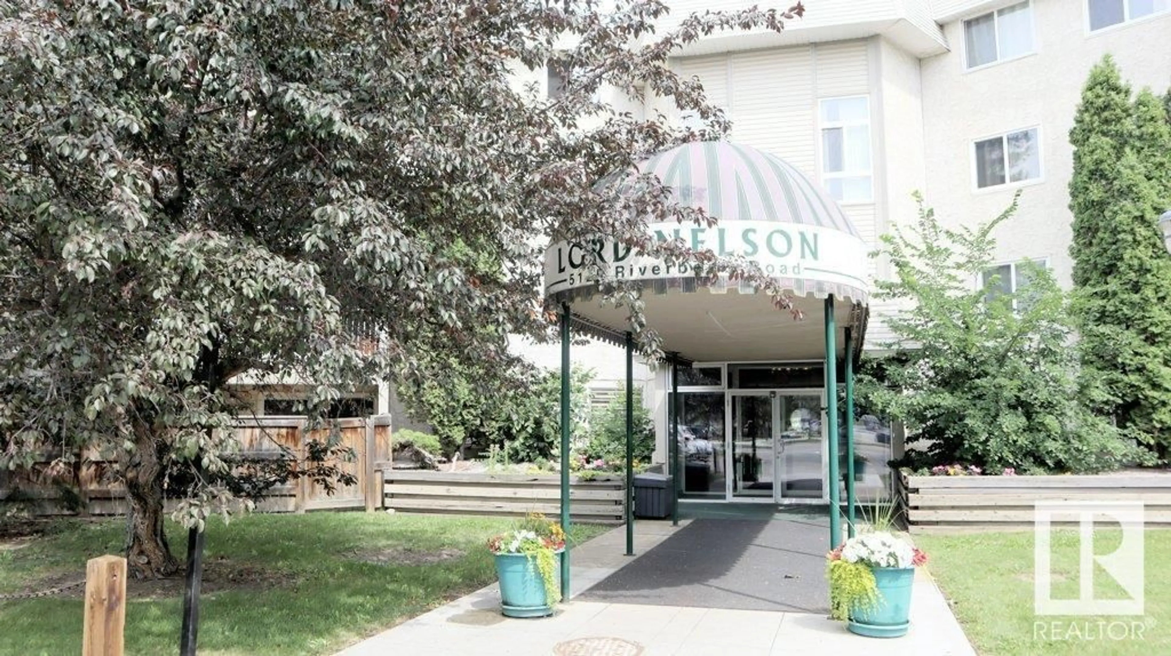 Indoor foyer for #111 - 5125 RIVERBEND RD, Edmonton Alberta T6H5K5