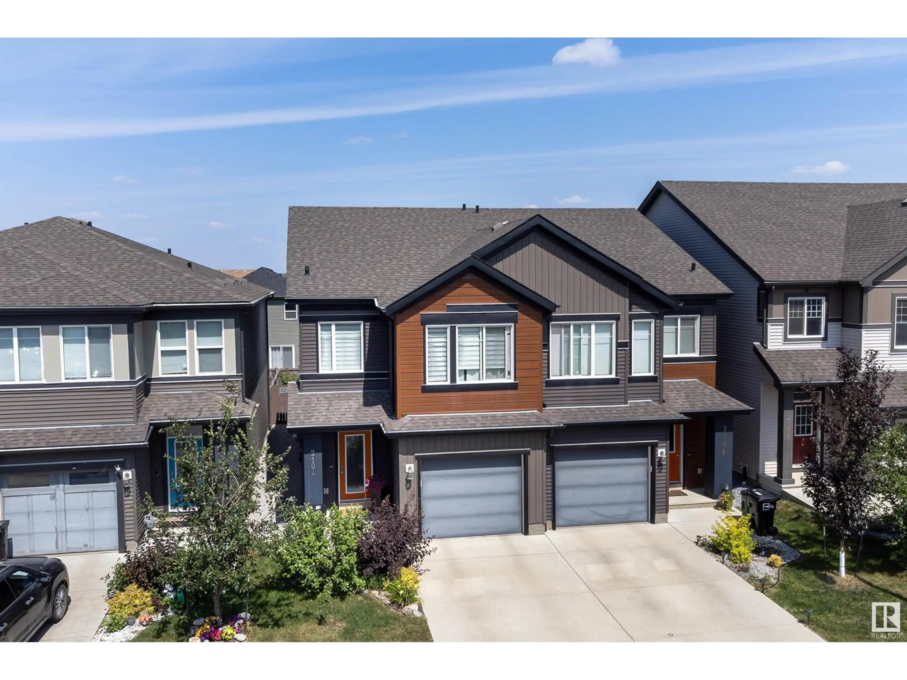 A pic from outside/outdoor area/front of a property/back of a property/a pic from drone, street for 2104 PRICE LANDING SW, Edmonton Alberta T6W3W1
