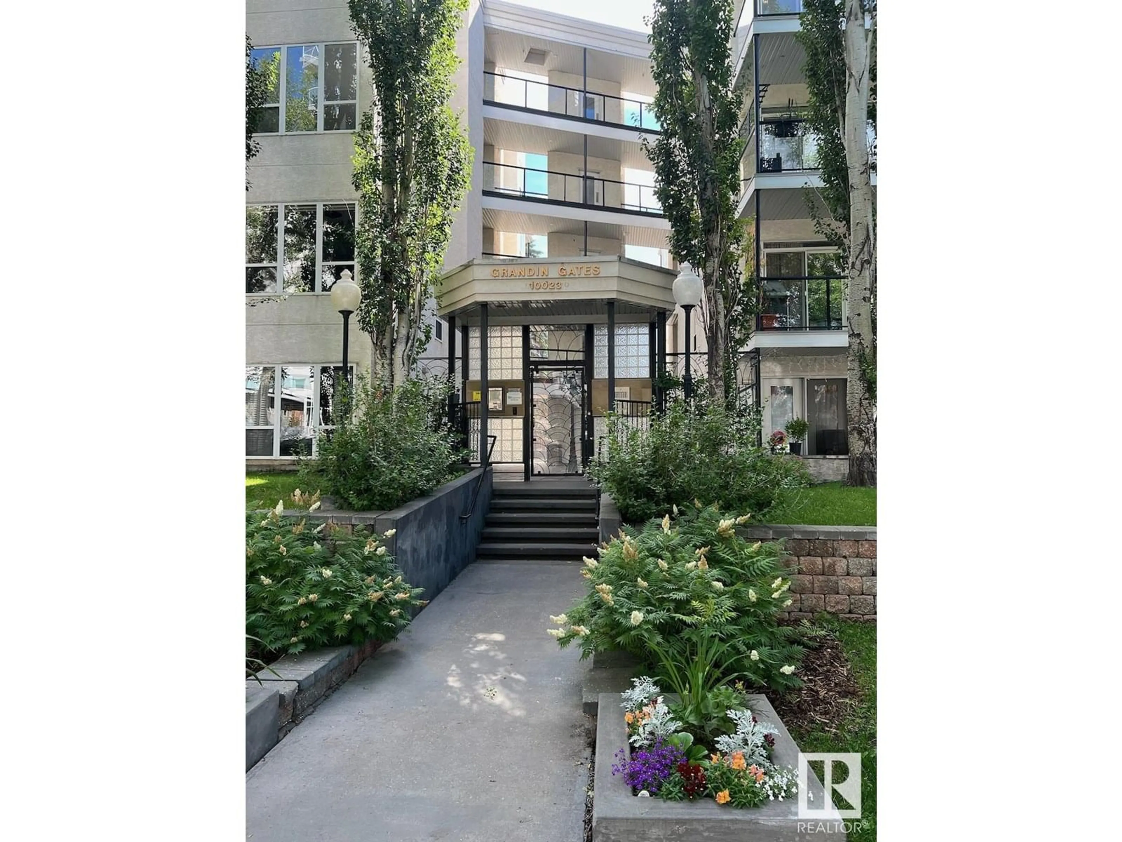 Unknown for NW - 532 110 ST, Edmonton Alberta T5K1J5