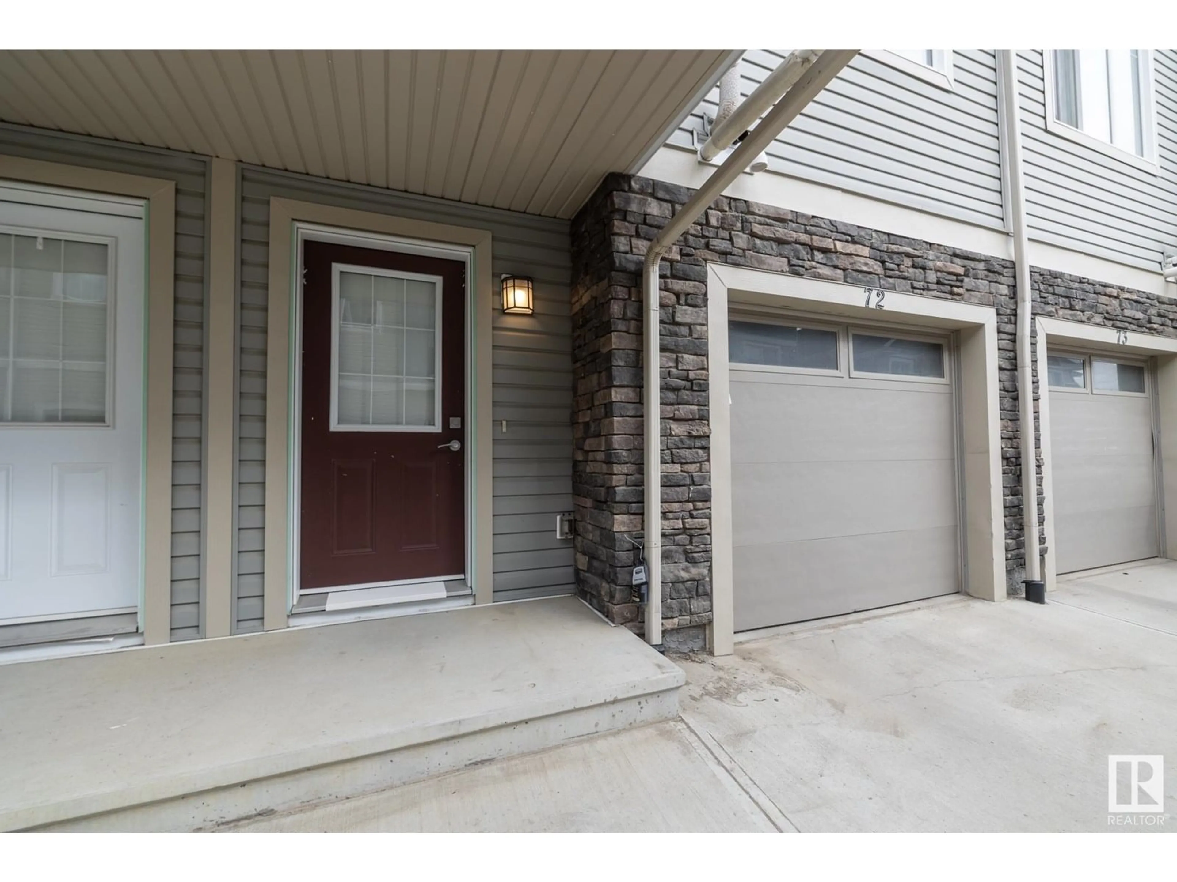 Indoor entryway for 13139 - 72 205 ST NW, Edmonton Alberta T5S0N1
