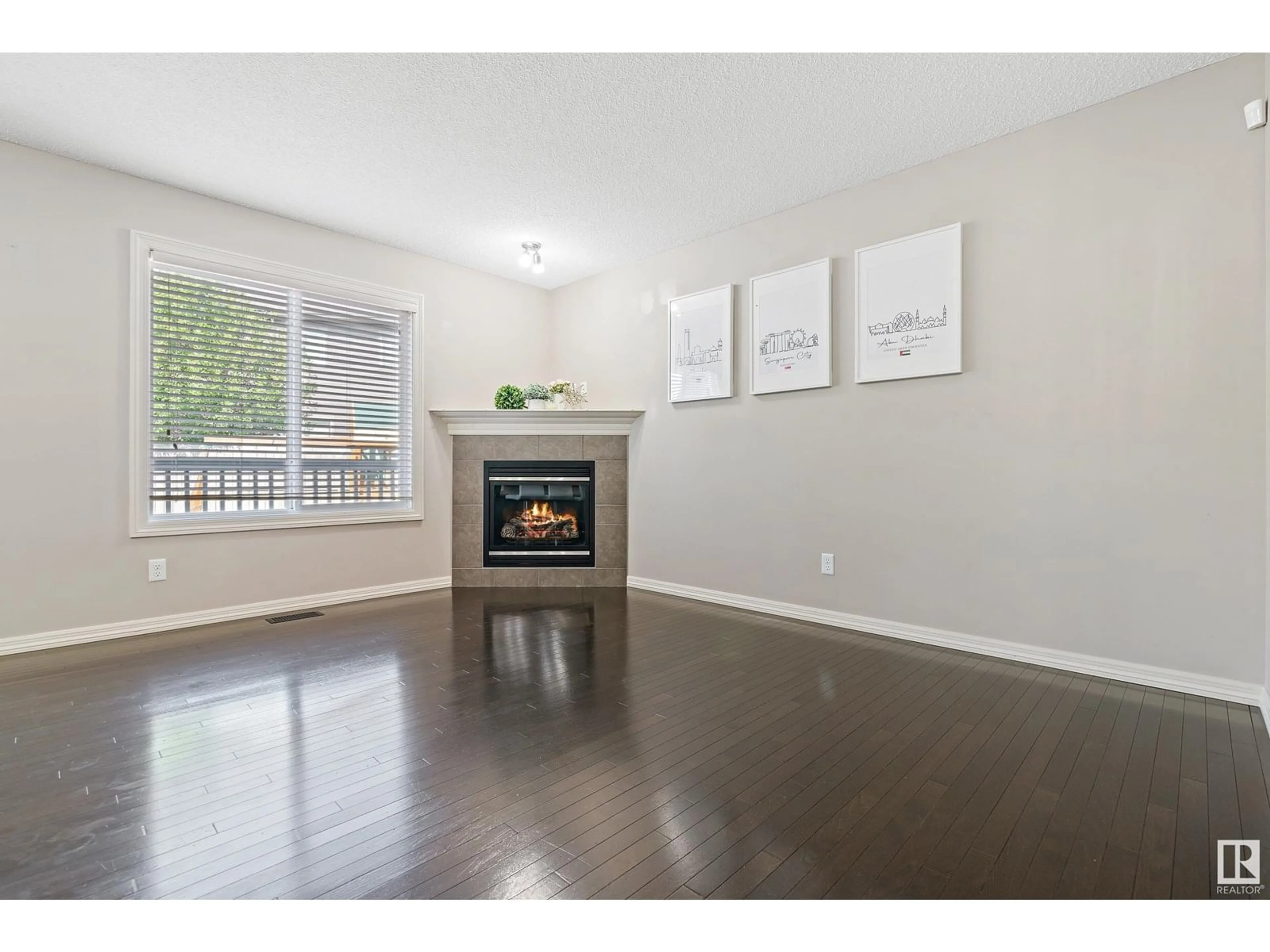 A pic of a room for 1301 CUNNINGHAM DR, Edmonton Alberta T6W0R7