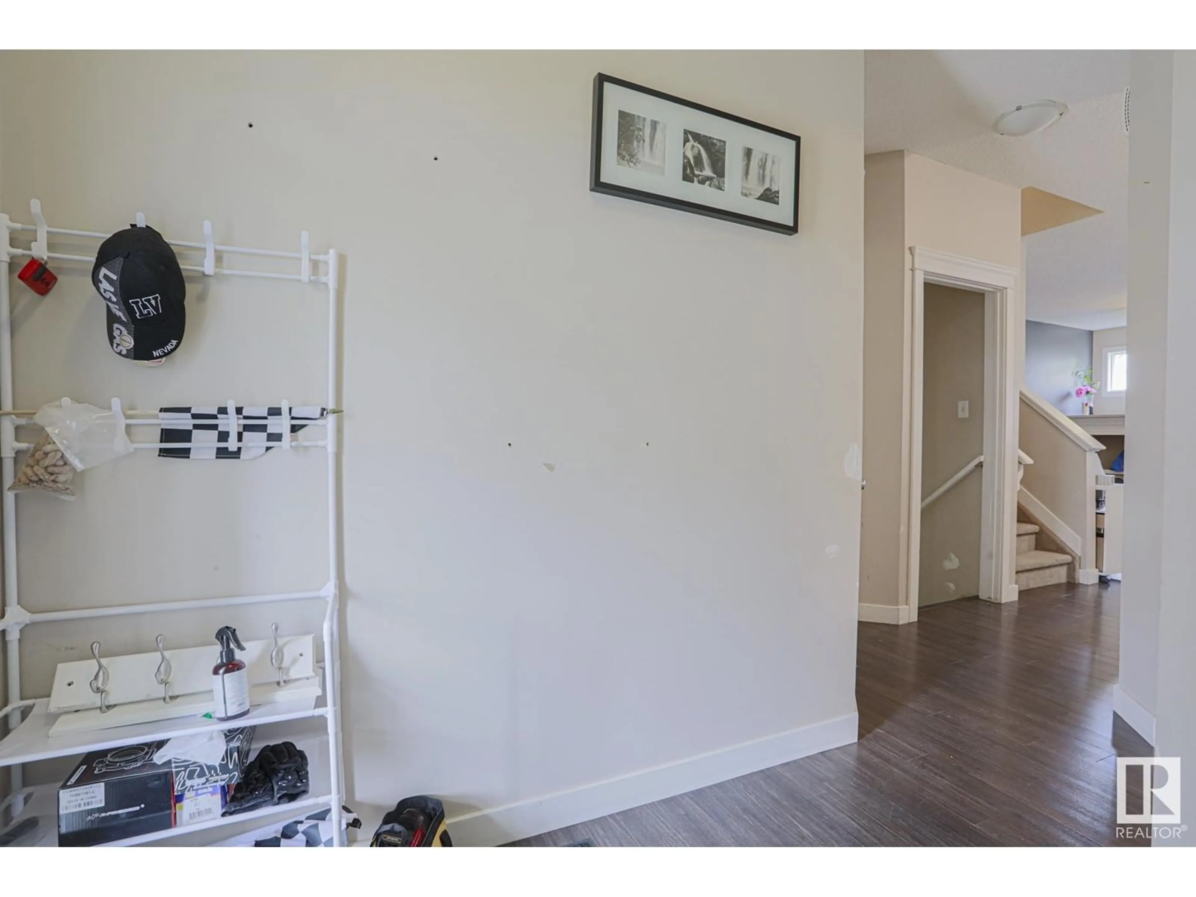 Indoor entryway for 141 MCLAUGHLIN DR, Spruce Grove Alberta T7X0A6