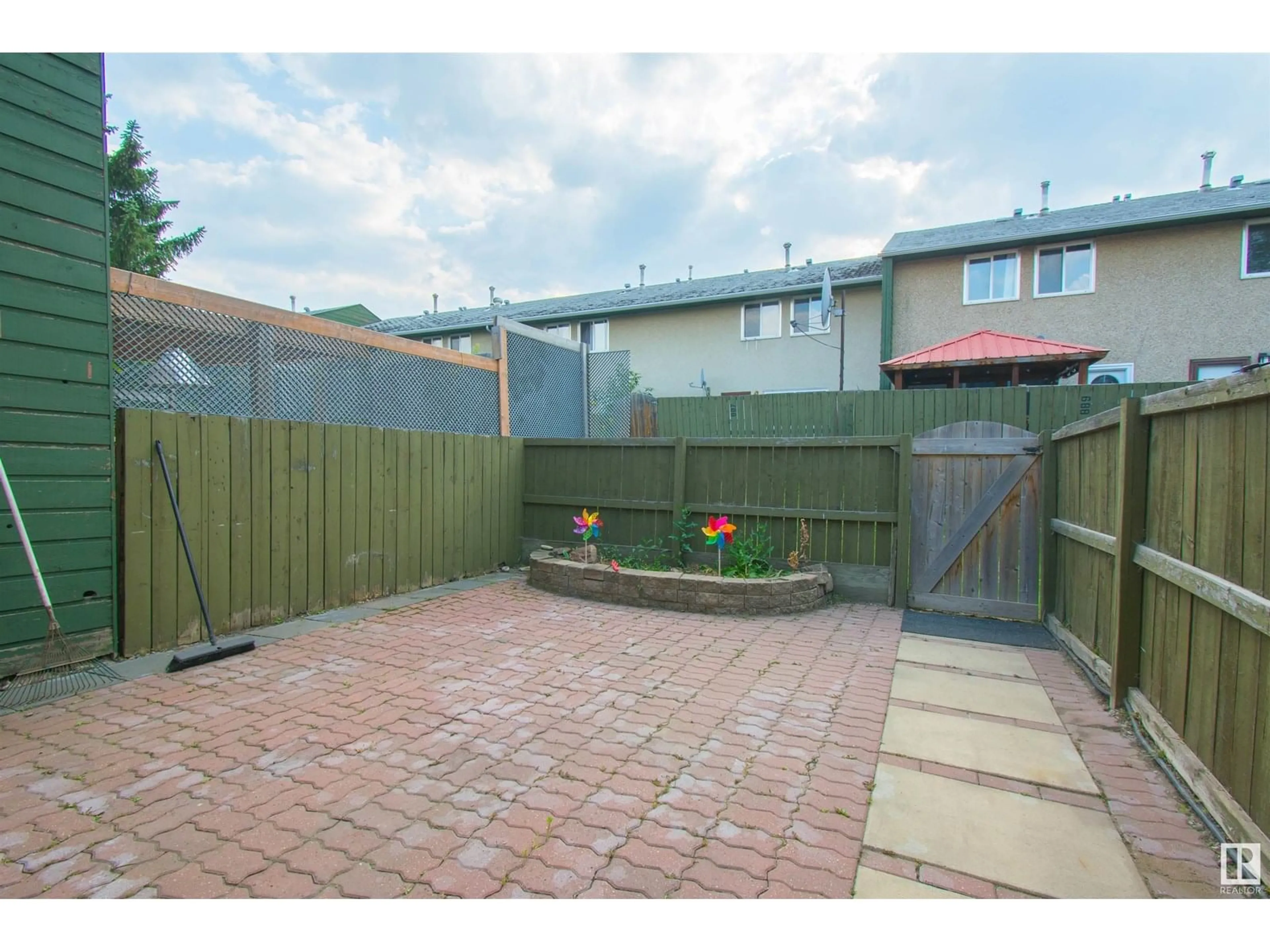 Patio, street for 768 ABBOTTSFIELD RD, Edmonton Alberta T5W4R4