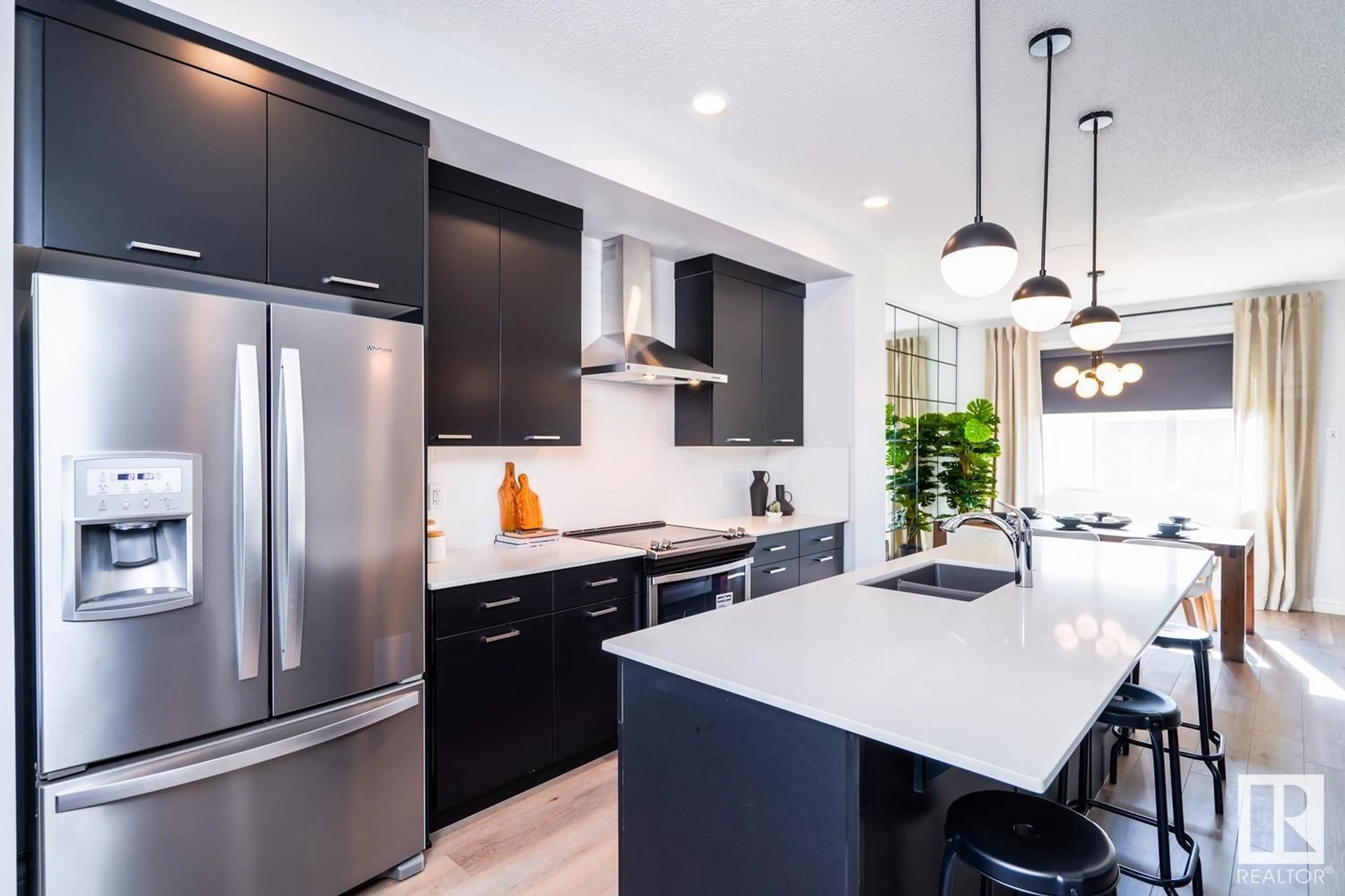 Contemporary kitchen, unknown for 164 SAVOY CR, Sherwood Park Alberta T8H2Y3