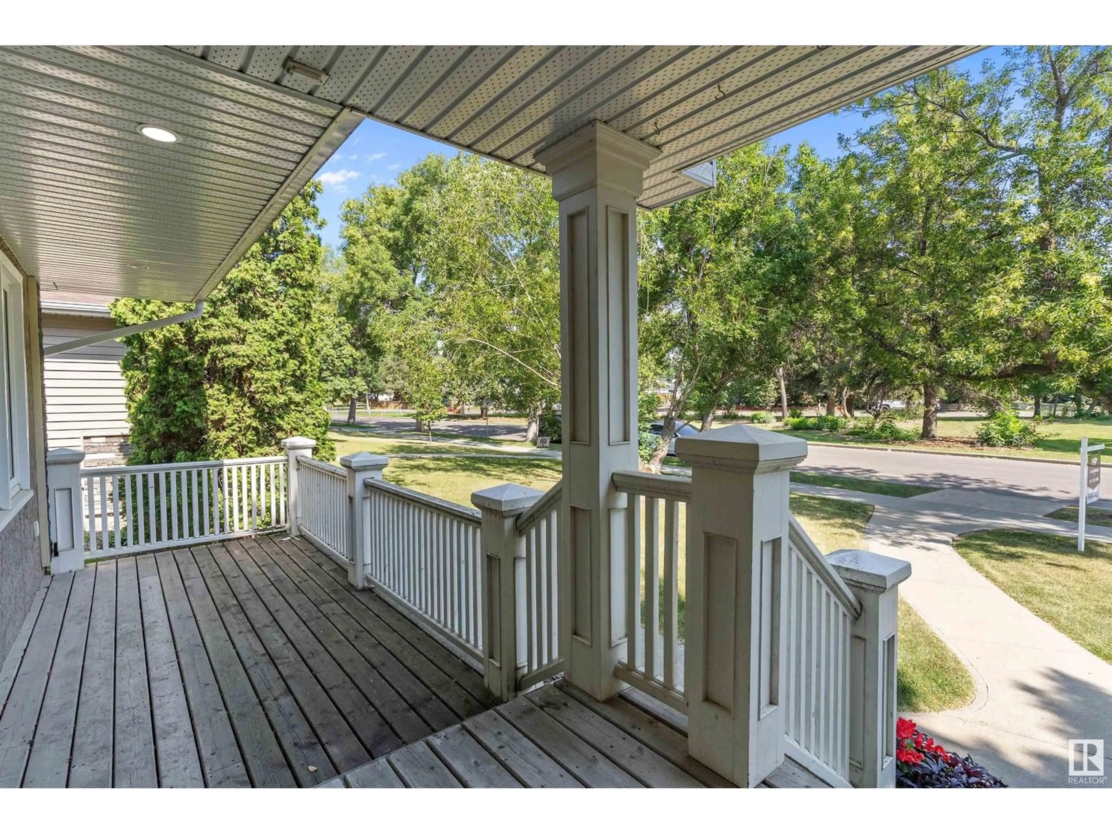 Patio, unknown for 14507 98 AVE NW, Edmonton Alberta T5N0G9
