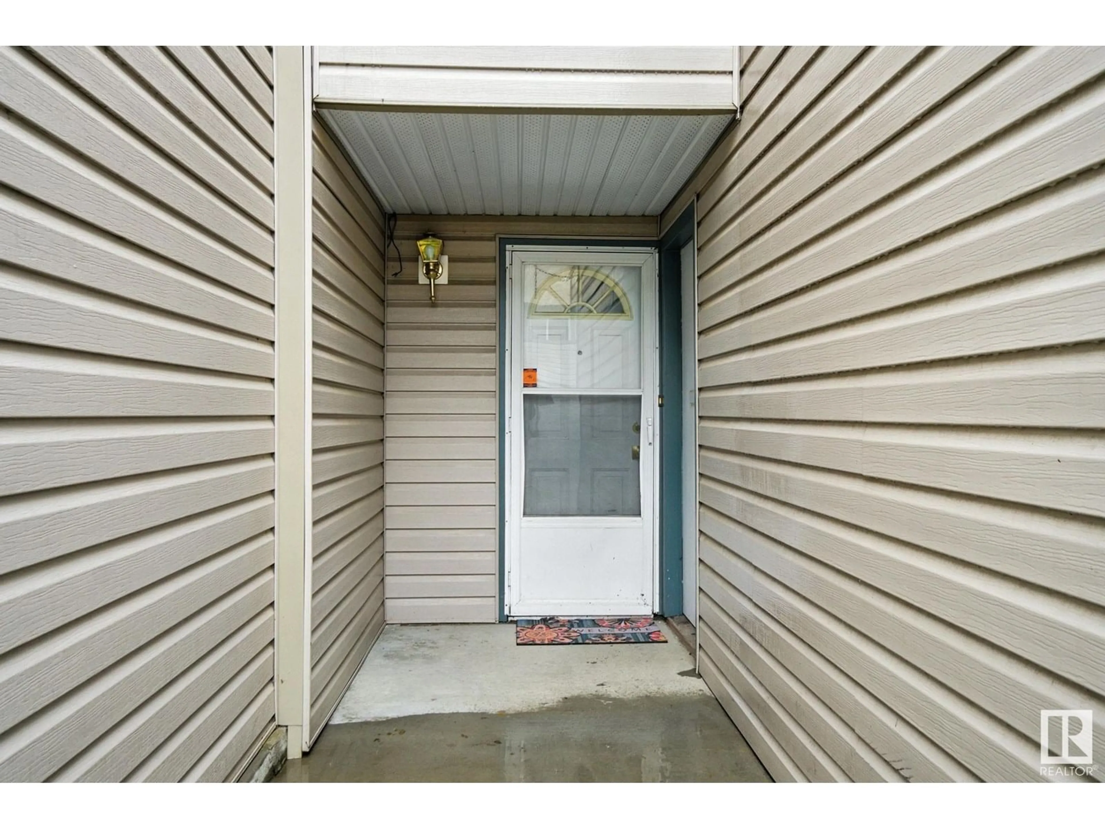 Indoor entryway for NW - 16908 109 ST, Edmonton Alberta T5X2J3