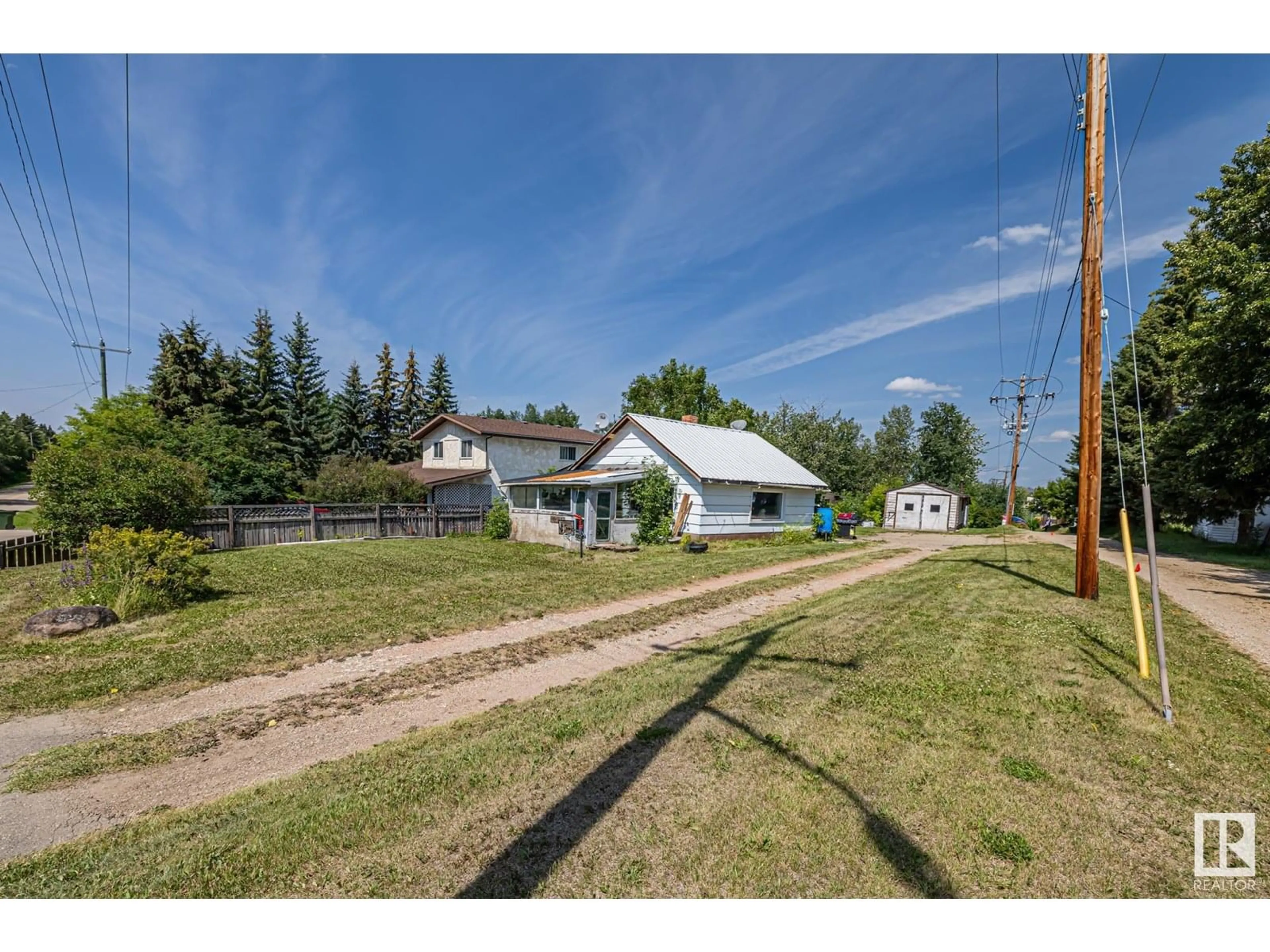 A pic from outside/outdoor area/front of a property/back of a property/a pic from drone, street for 4904 47 AV, Onoway Alberta T0E1V0