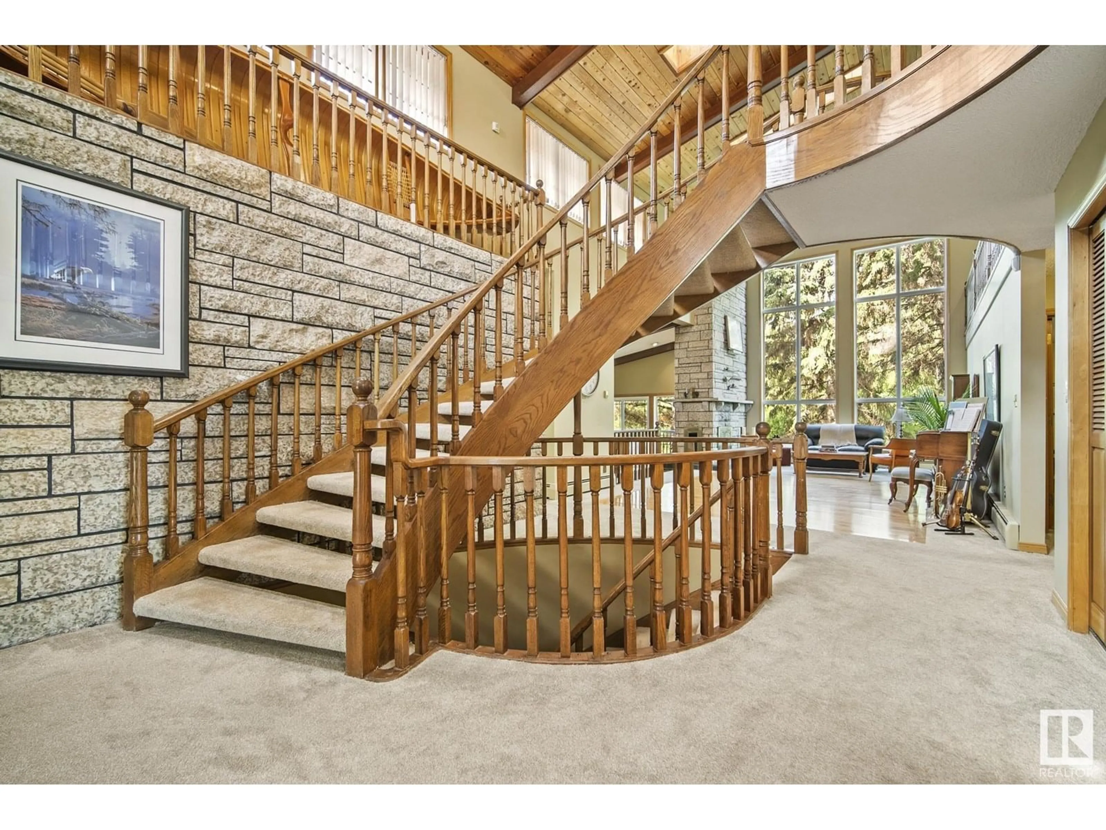 Indoor foyer for 122 52319 RGE ROAD 231, Rural Strathcona County Alberta T8B1A8