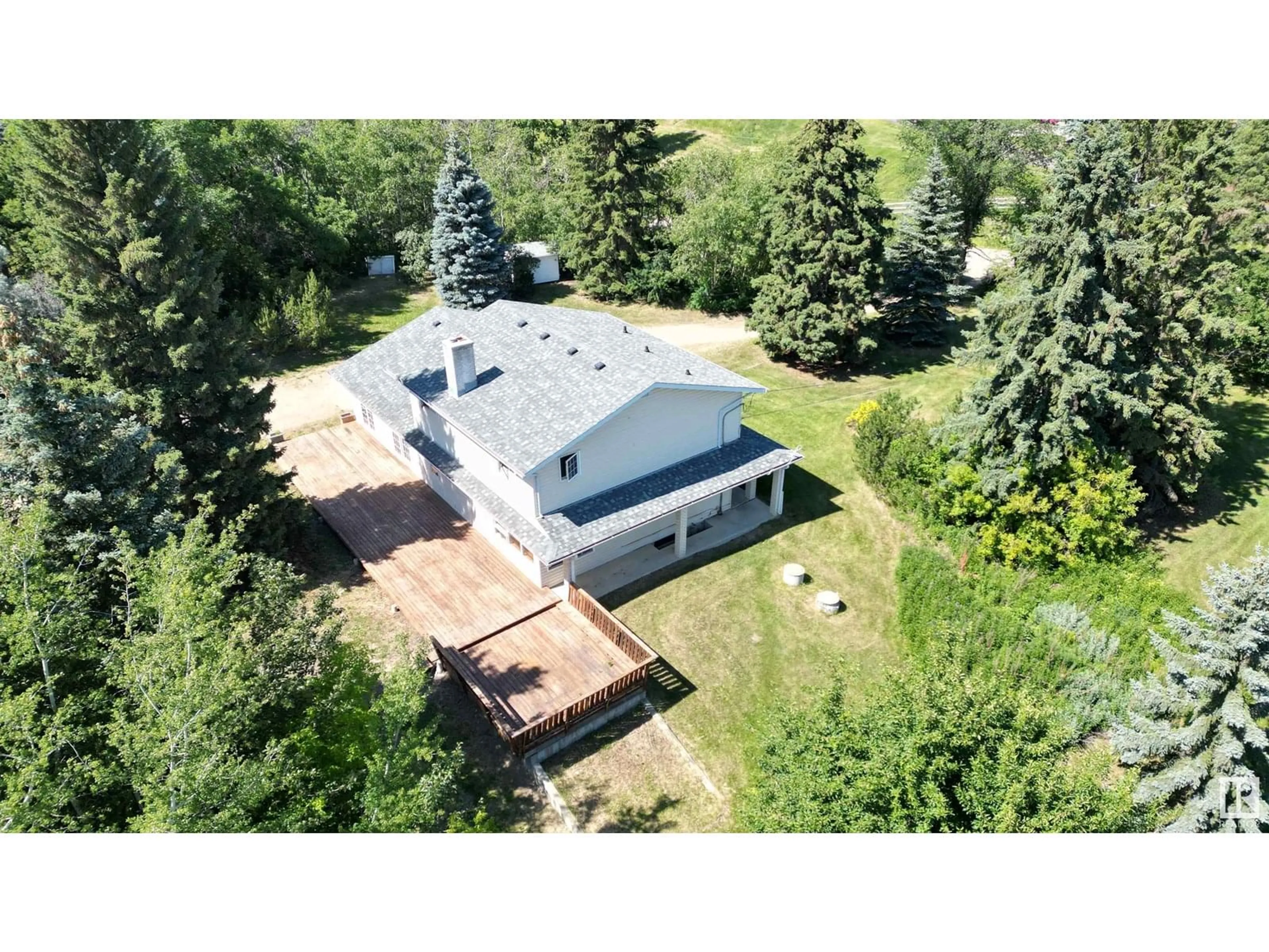 A pic from outside/outdoor area/front of a property/back of a property/a pic from drone, building for 61 RGE ROAD 232 RGE, Rural Strathcona County Alberta T8B1C2