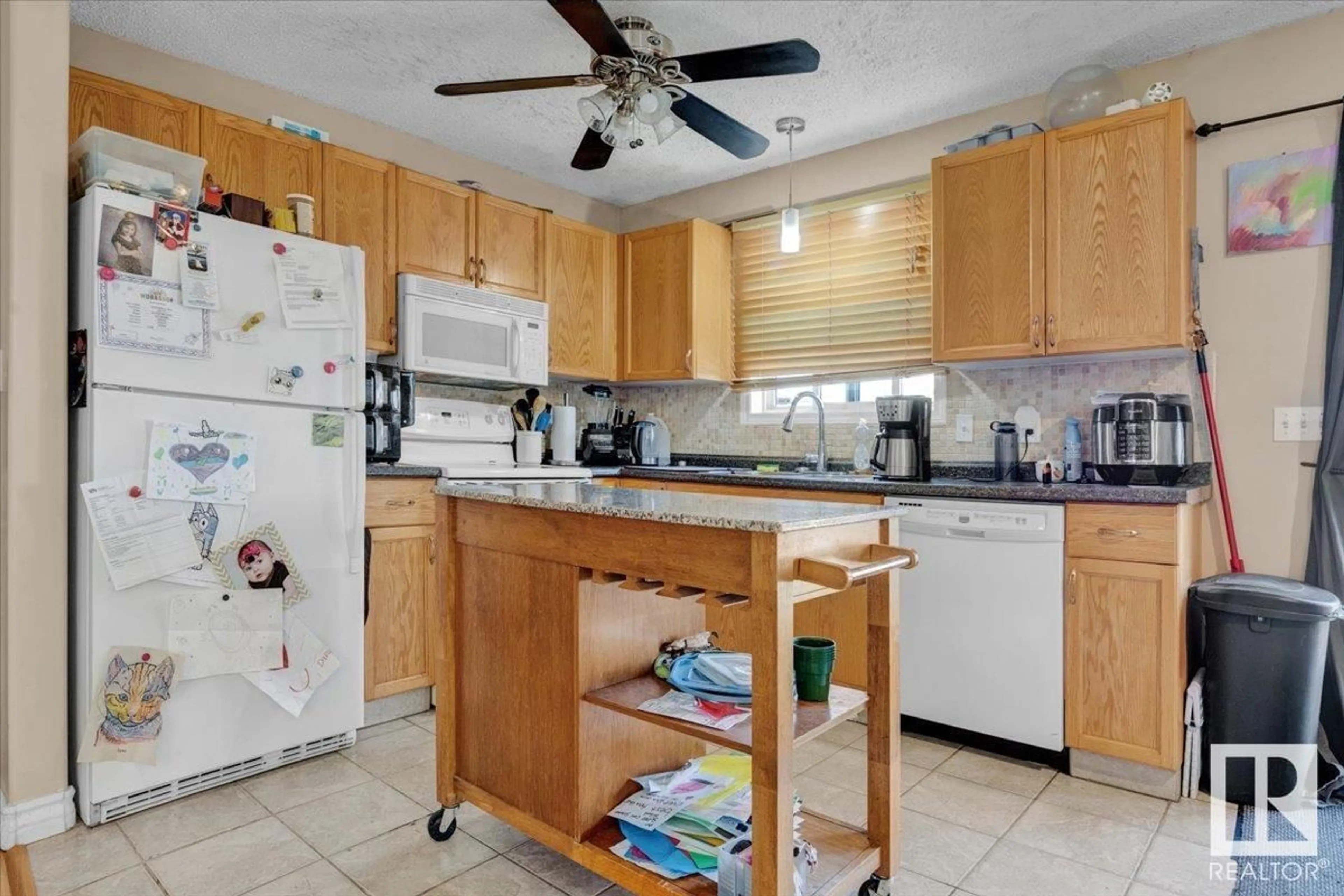 Standard kitchen, ceramic/tile floor for 7 SPRUCE MEADOW LN, Bon Accord Alberta T0A0K0