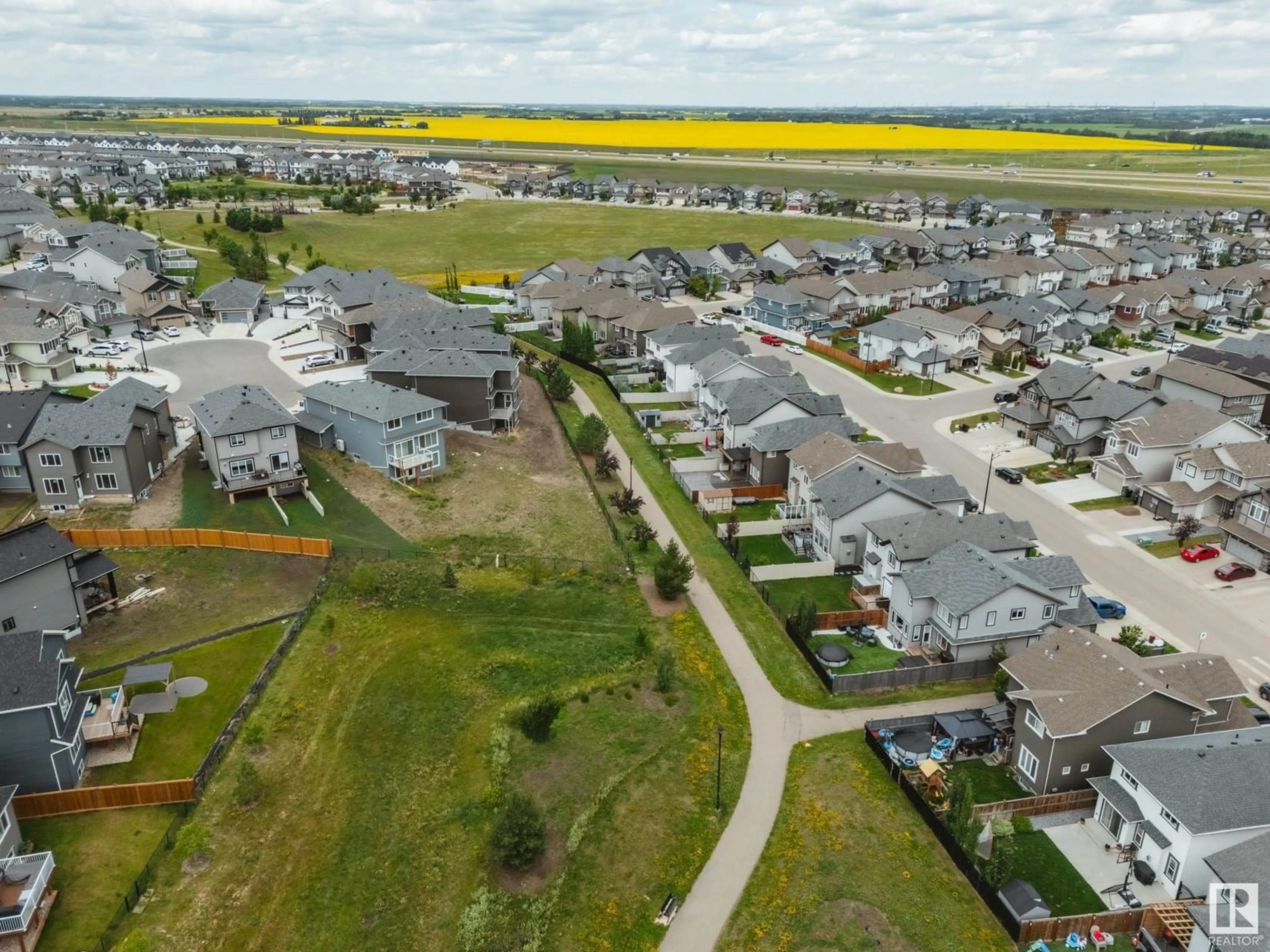 A pic from outside/outdoor area/front of a property/back of a property/a pic from drone, street for 17044 43 ST, Edmonton Alberta T5Y0Z3