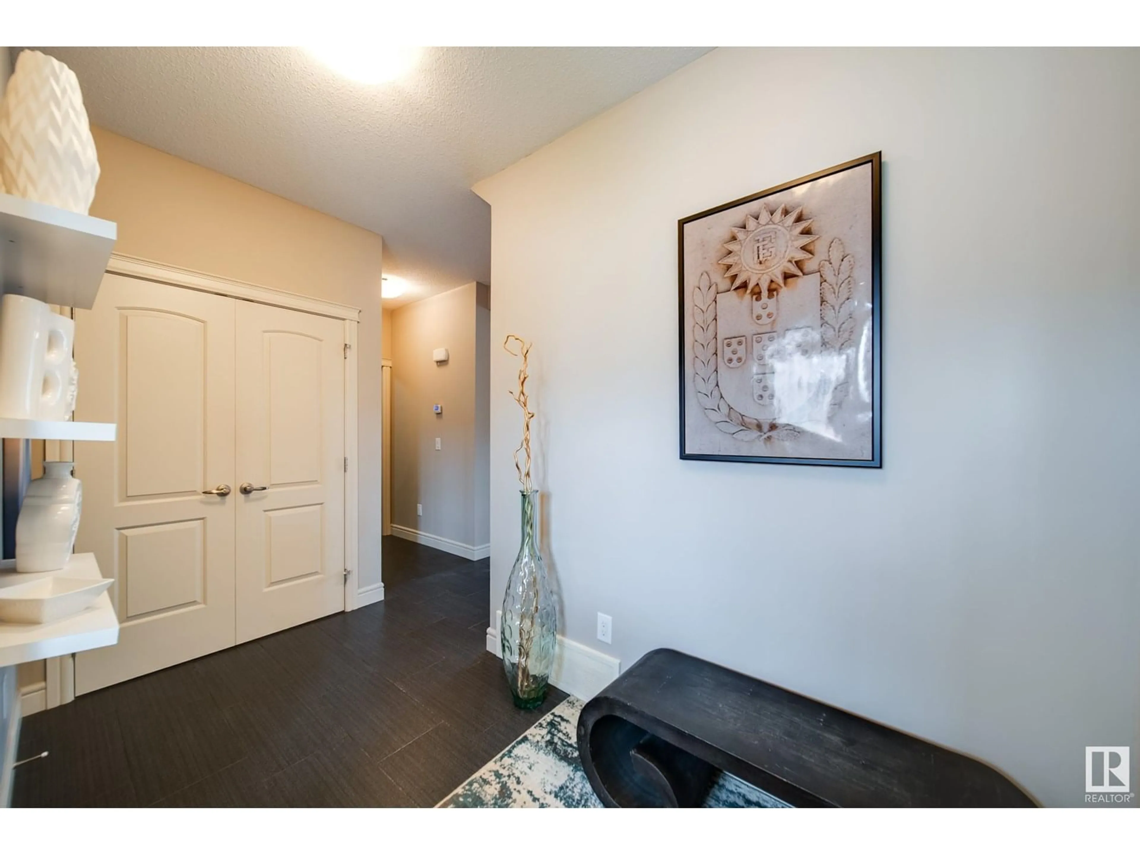 Indoor entryway for 17044 43 ST, Edmonton Alberta T5Y0Z3
